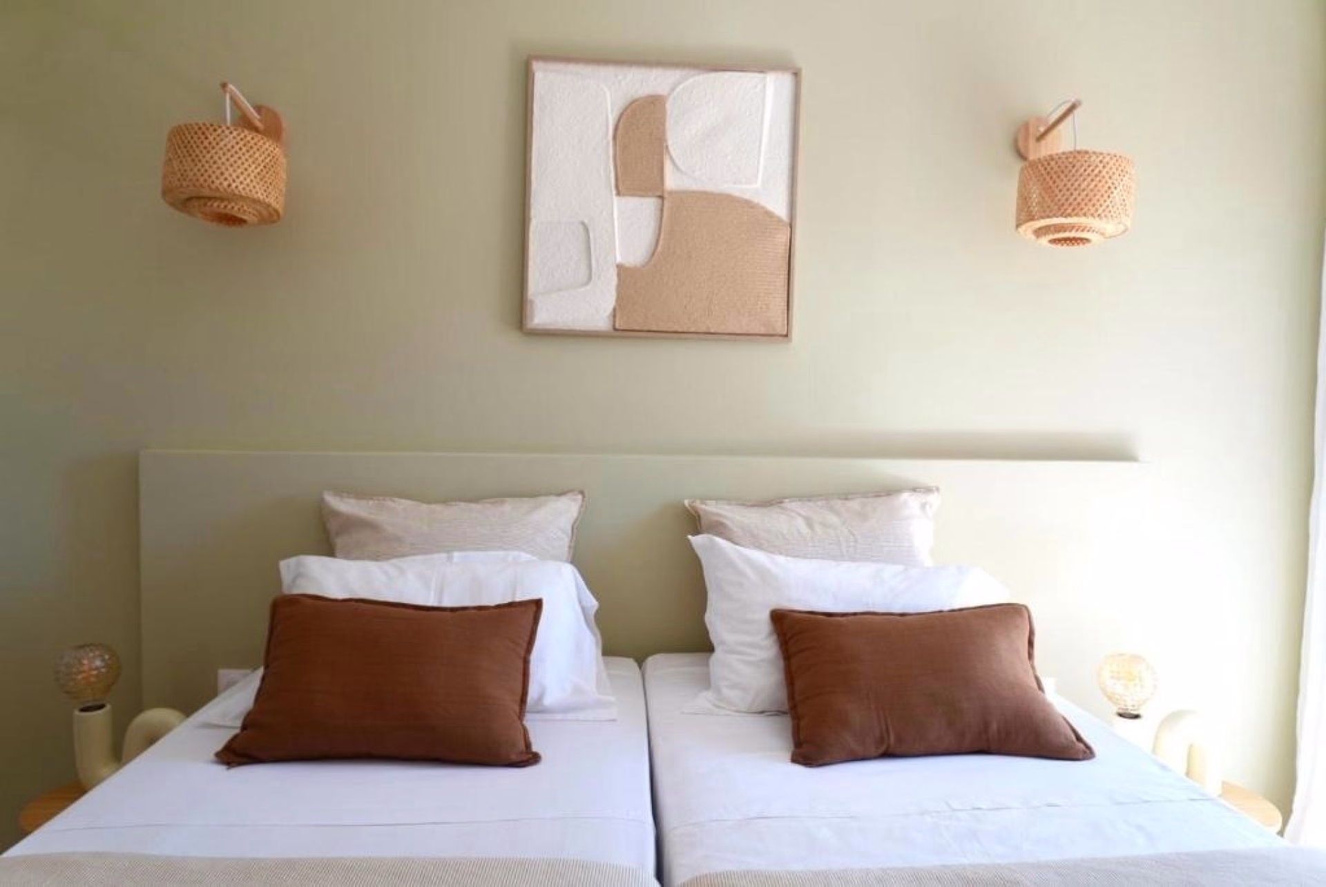 🏨 Hôtel 2* - Jours 1 à 5