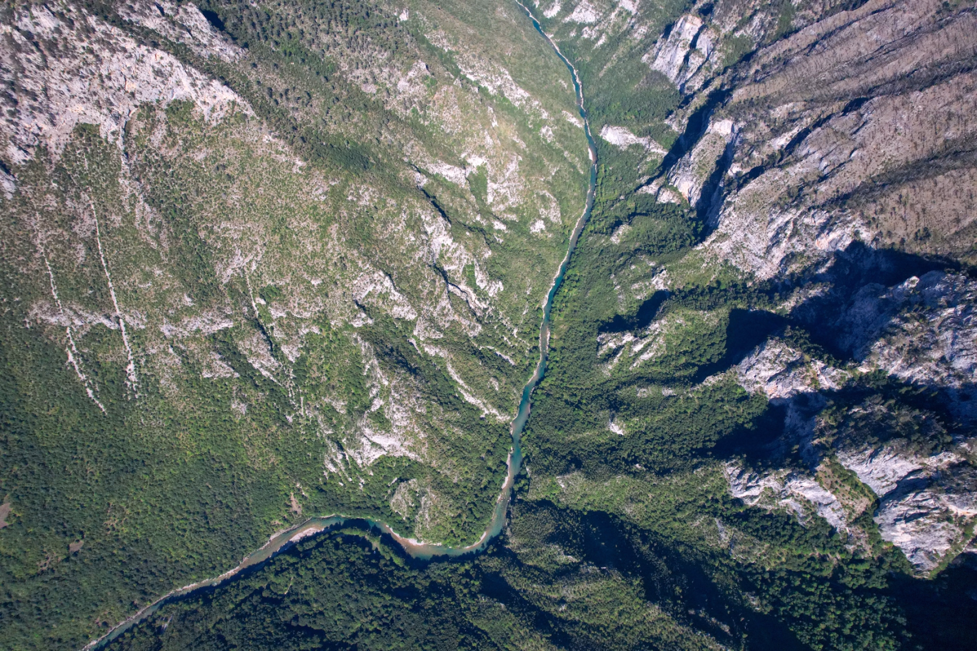 Excursion en packraft dans le canyon de la Tara au Monténégro