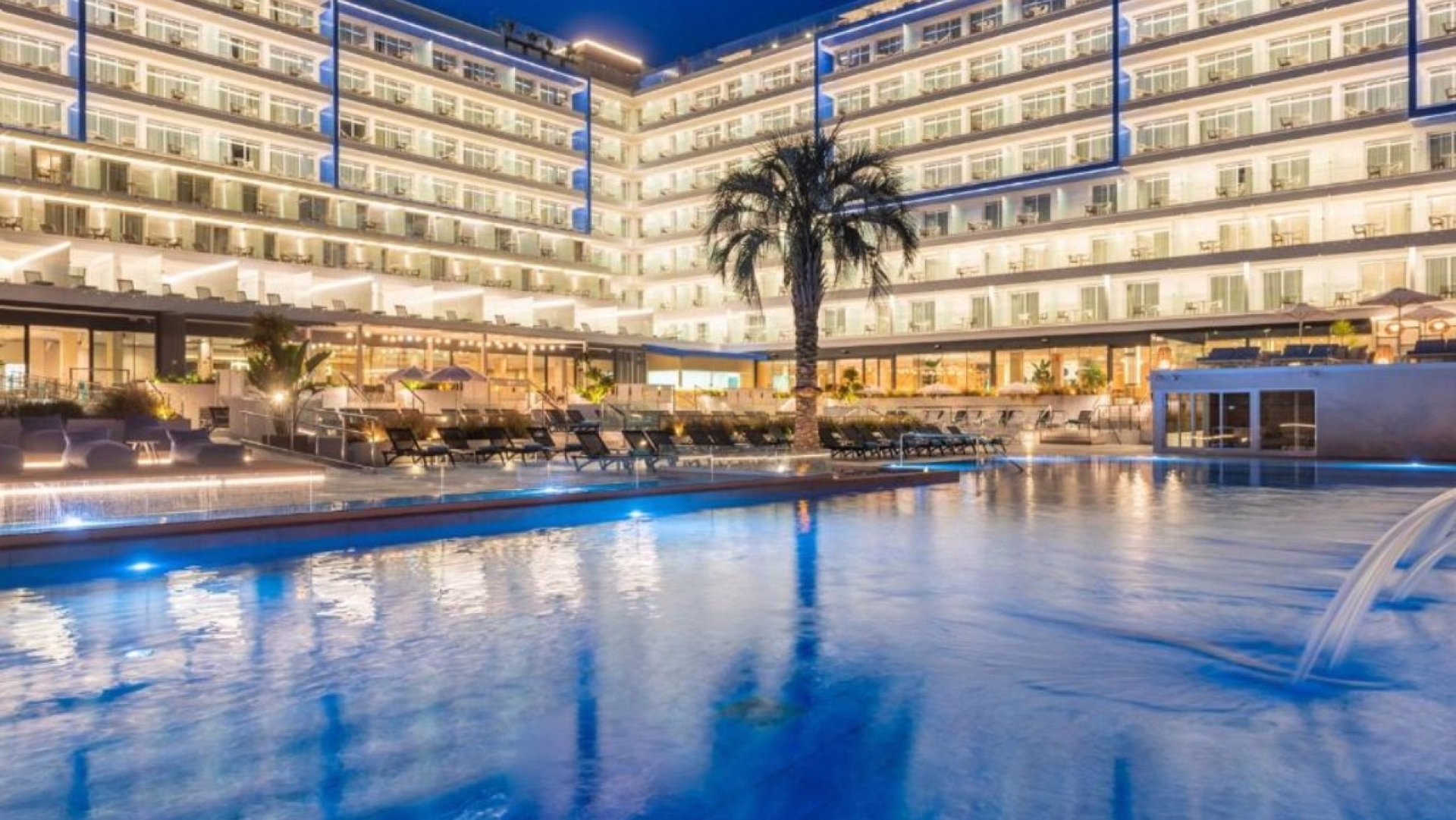 🏨 Hôtel 4* - Jours 1 à 7