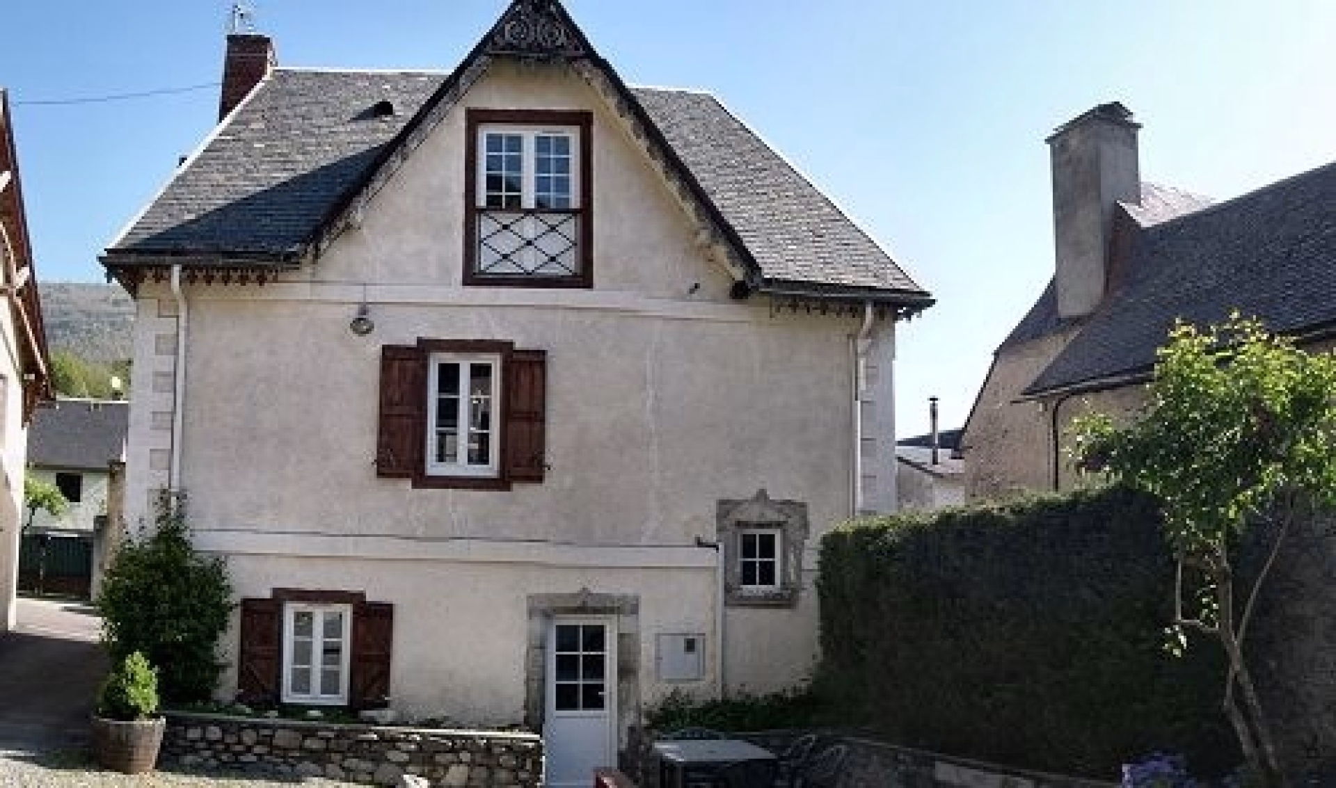 🏠 Auberge - Jour 1 et 5