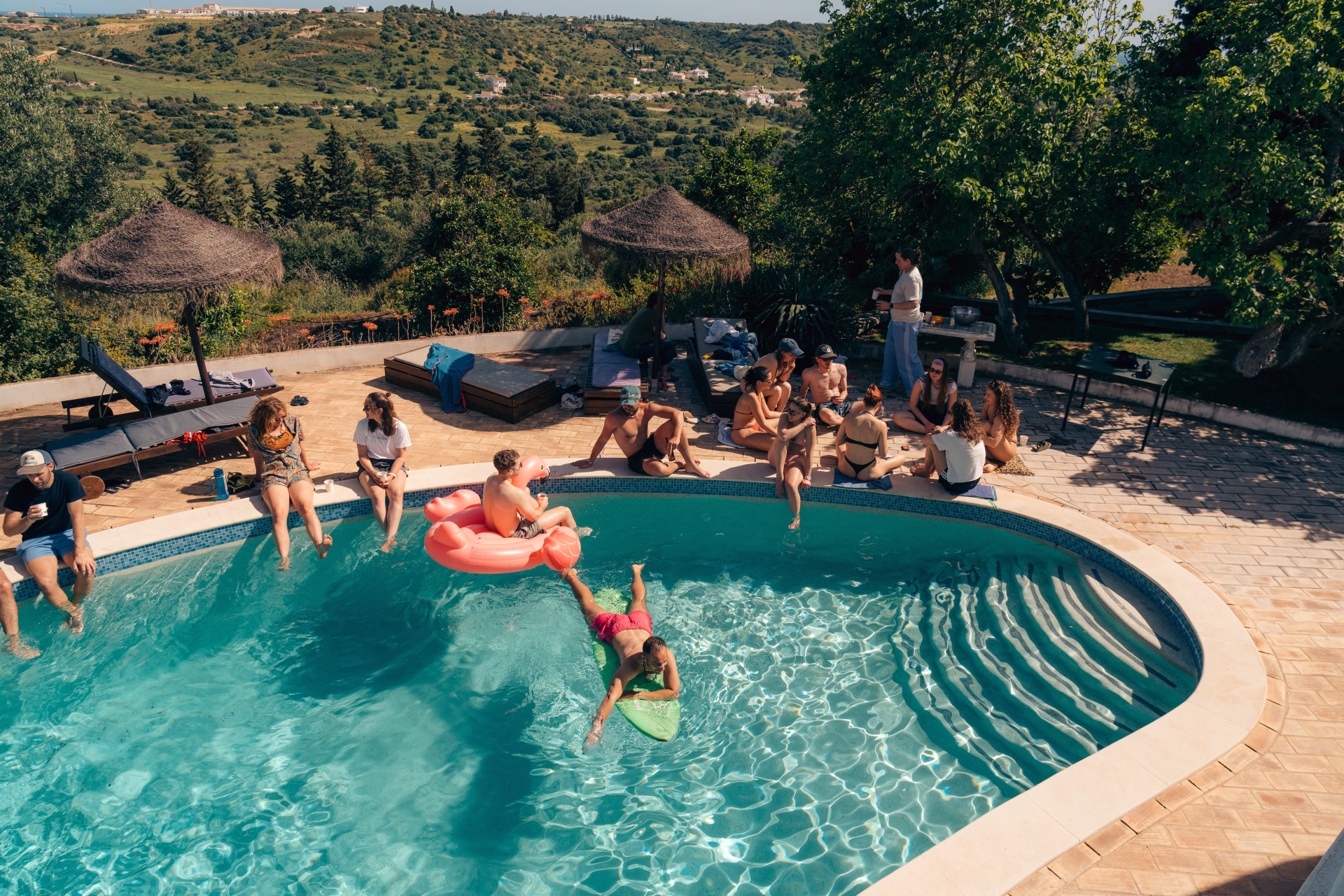 Apprenez à surfer sur la côte ensoleillée de l'Algarve