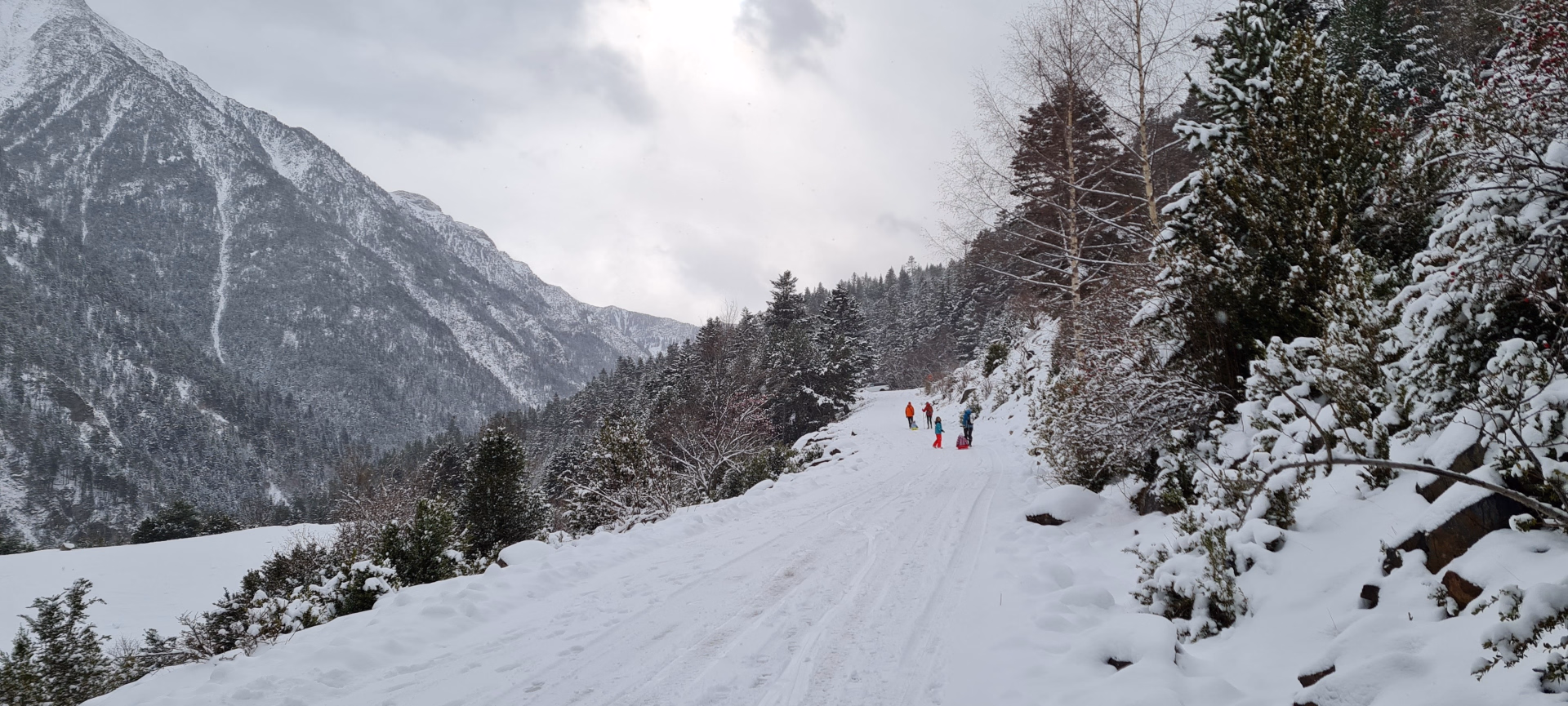 Exploration en raquettes au pied de l'Aneto