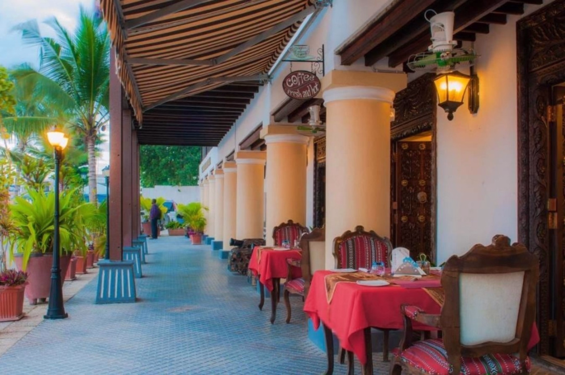 🏨 Hôtel 4* - Jour 1