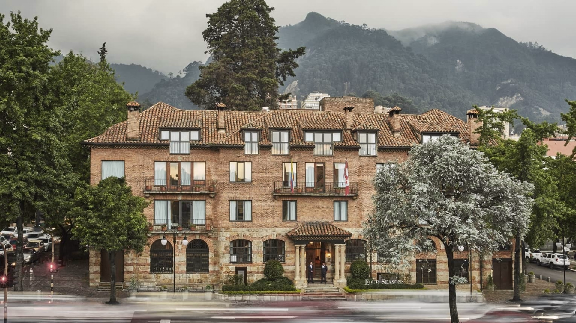 🏨 Hôtel 5* - Jours 1 à 2