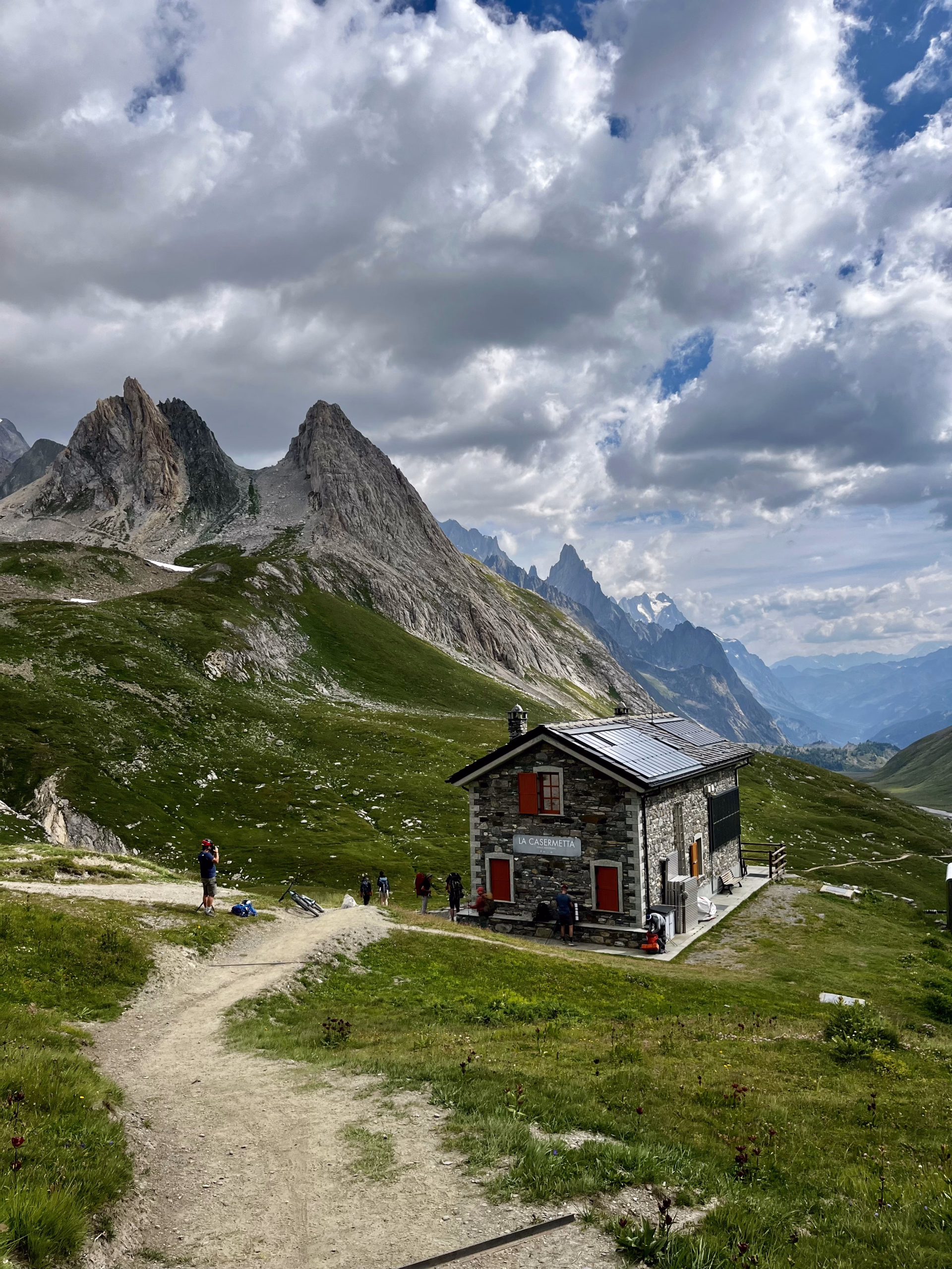 Photo trekking dans les Alpes