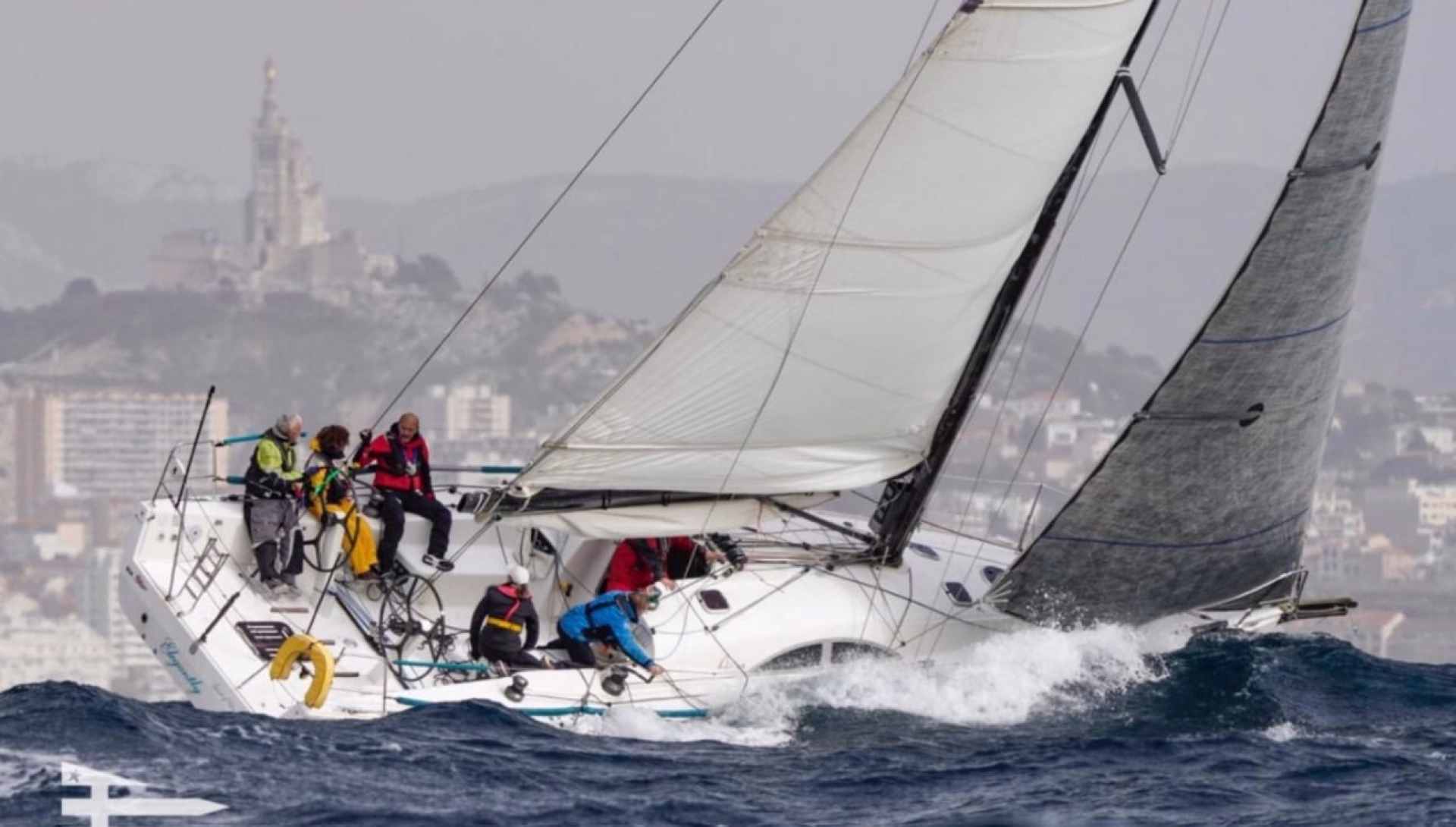 Stage de voile Perfectionnement autonomie niveaux 3 et 4 FFV 5 jours