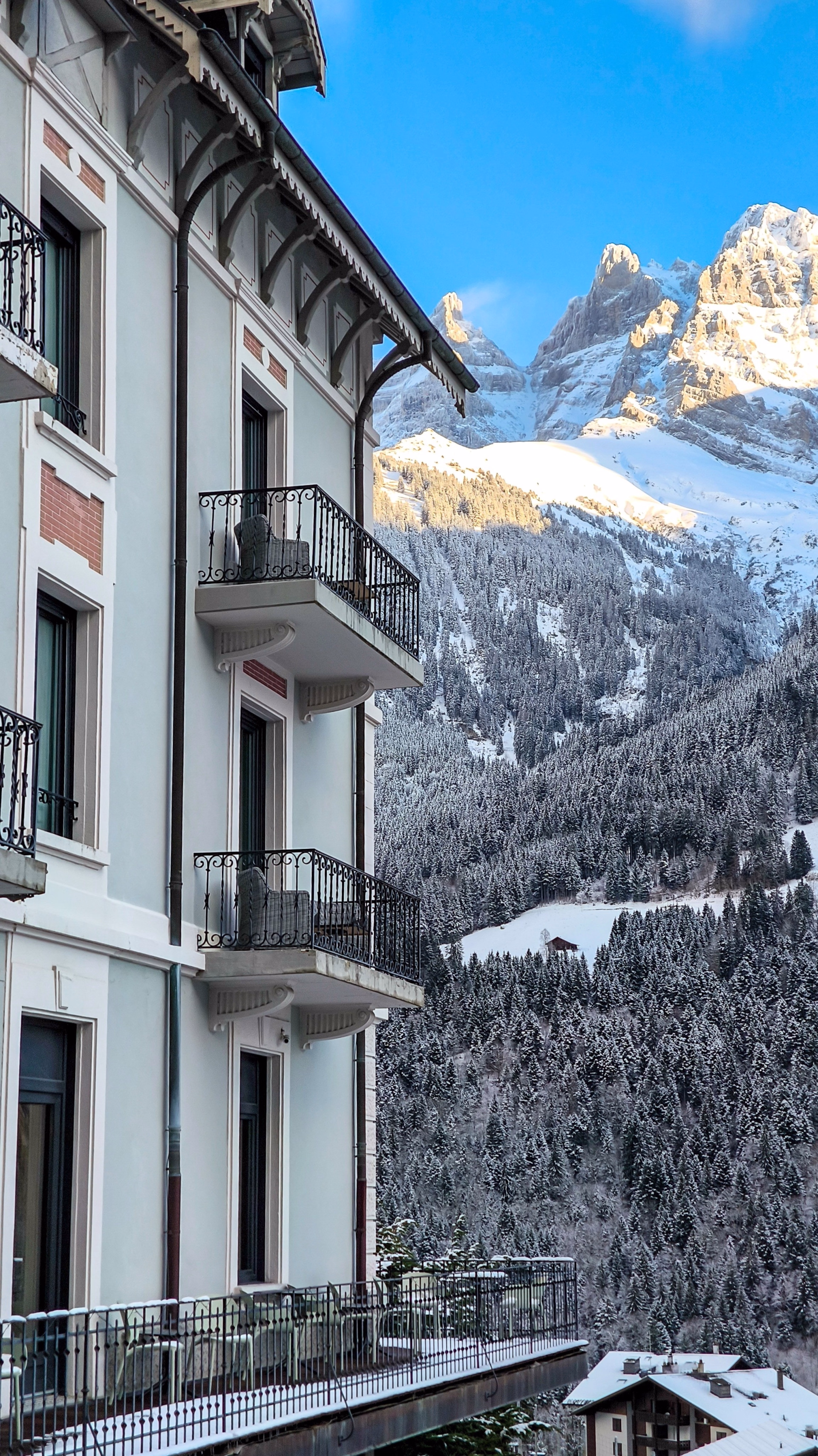 🏨 Hôtel 4* - Jours 1 à 2