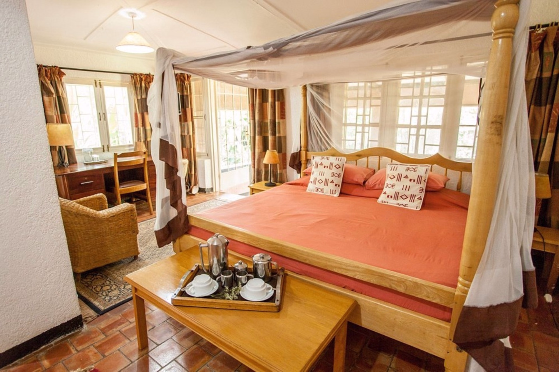 🏨 Hôtel 3* - Jour 1