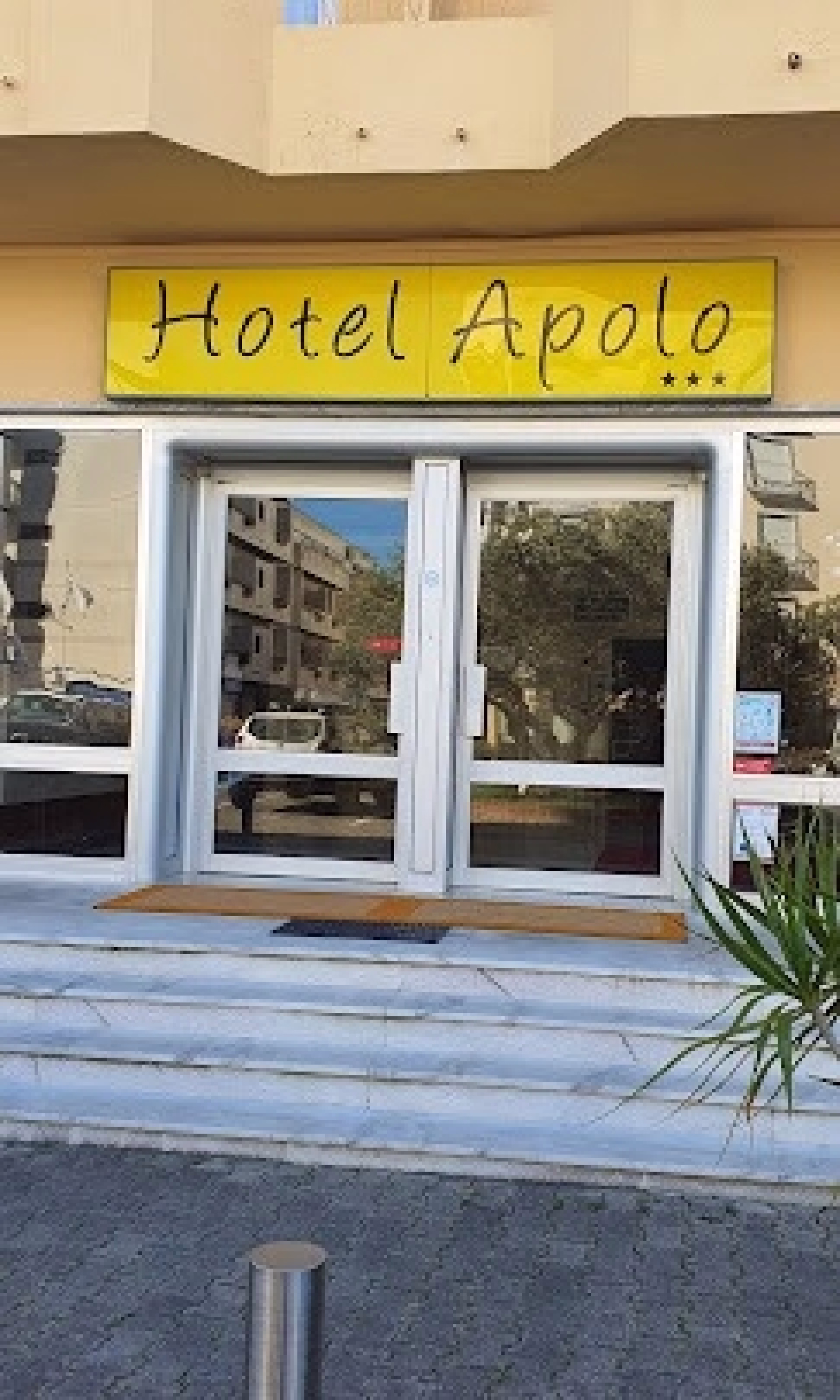 🏨 Hôtel 3* - Jour 1