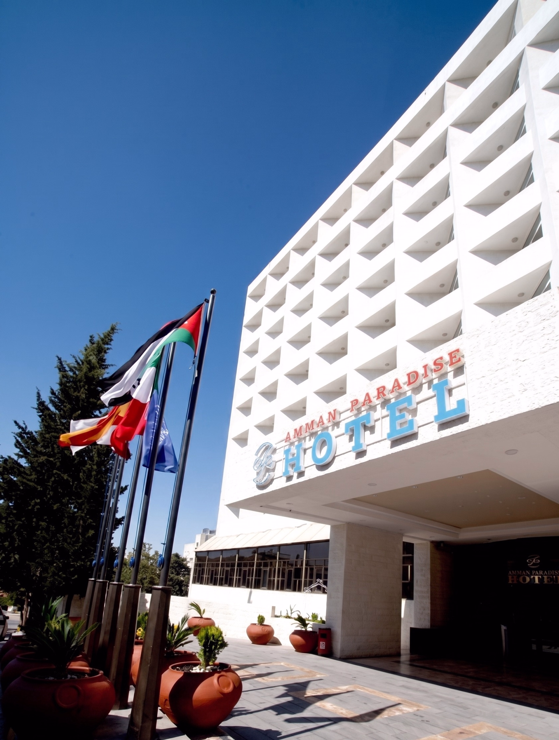 🏨 Hôtel 4* - Jour 1