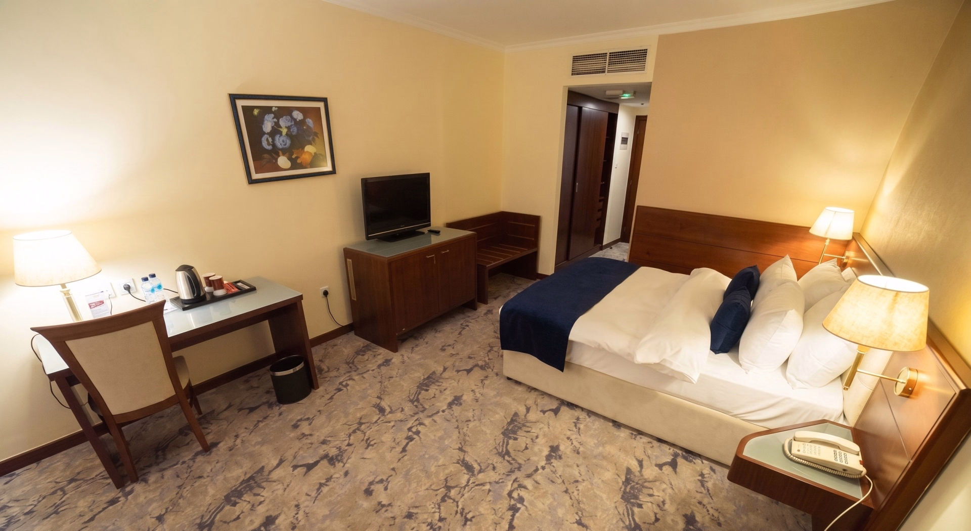 🏨 Hôtel 4* - Jour 1