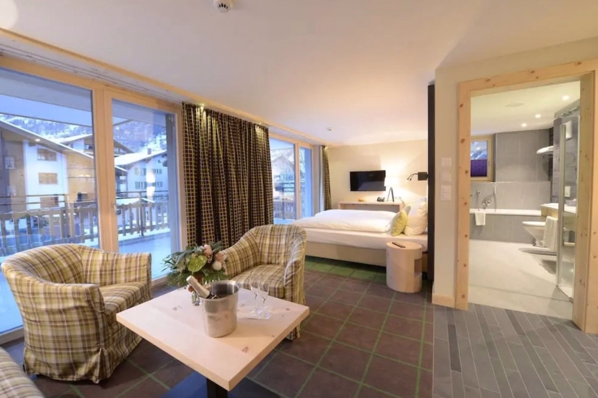 🏨 Hôtel 4* - Jour 7