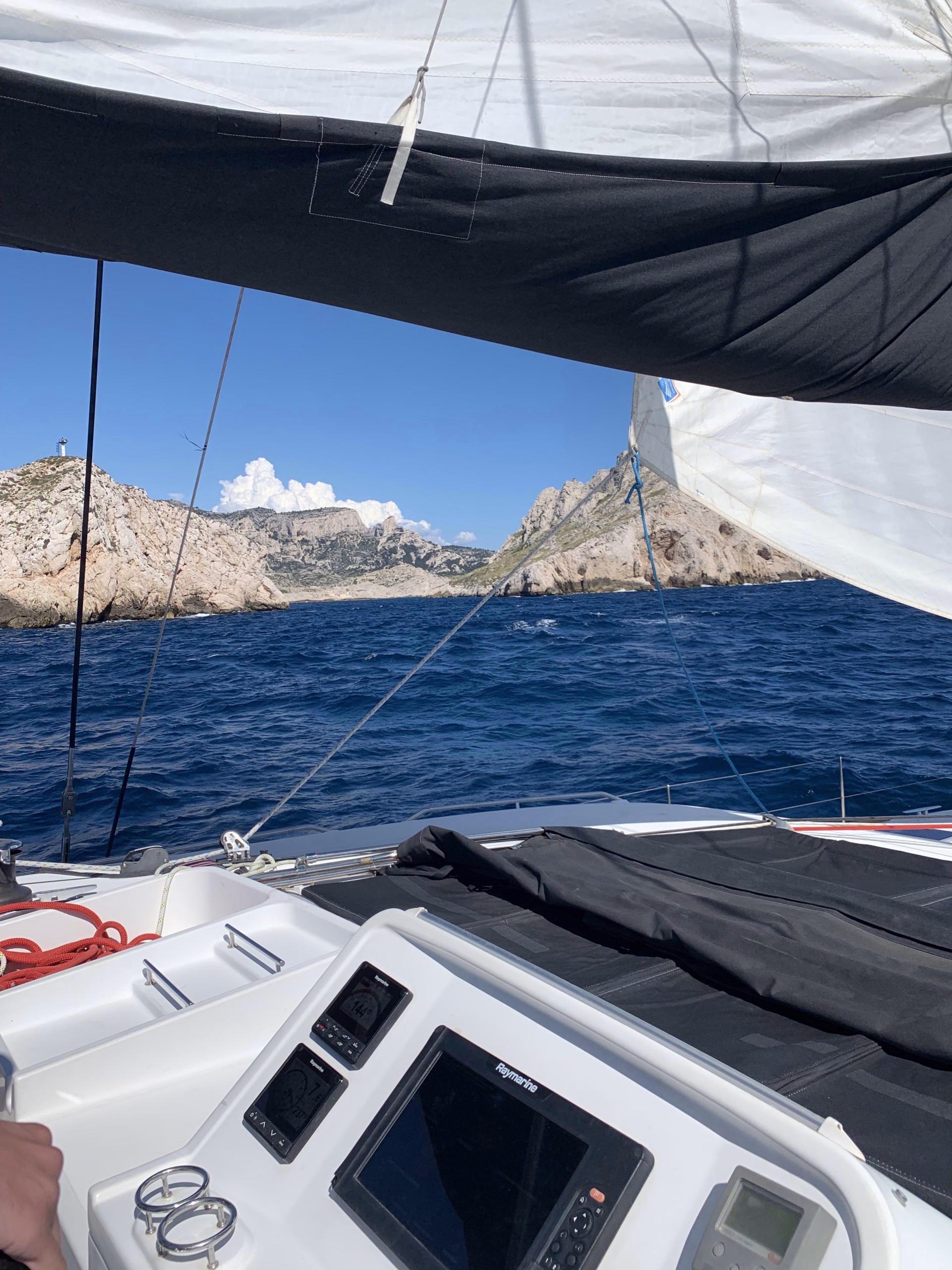 Cinq jours d'initiation voile au cœur des Calanques