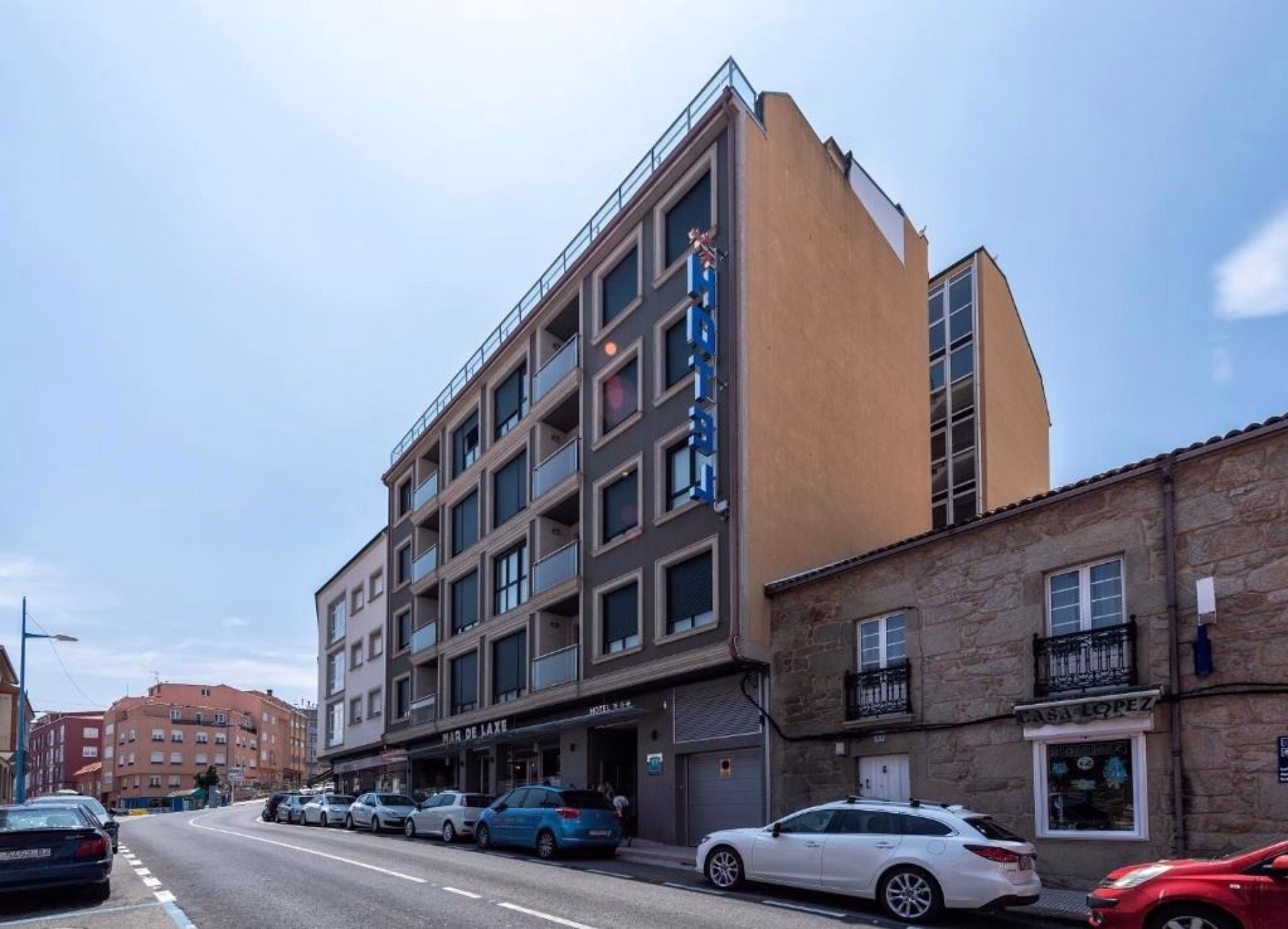 🏨 Hôtel 3* - Jours 1 à 2