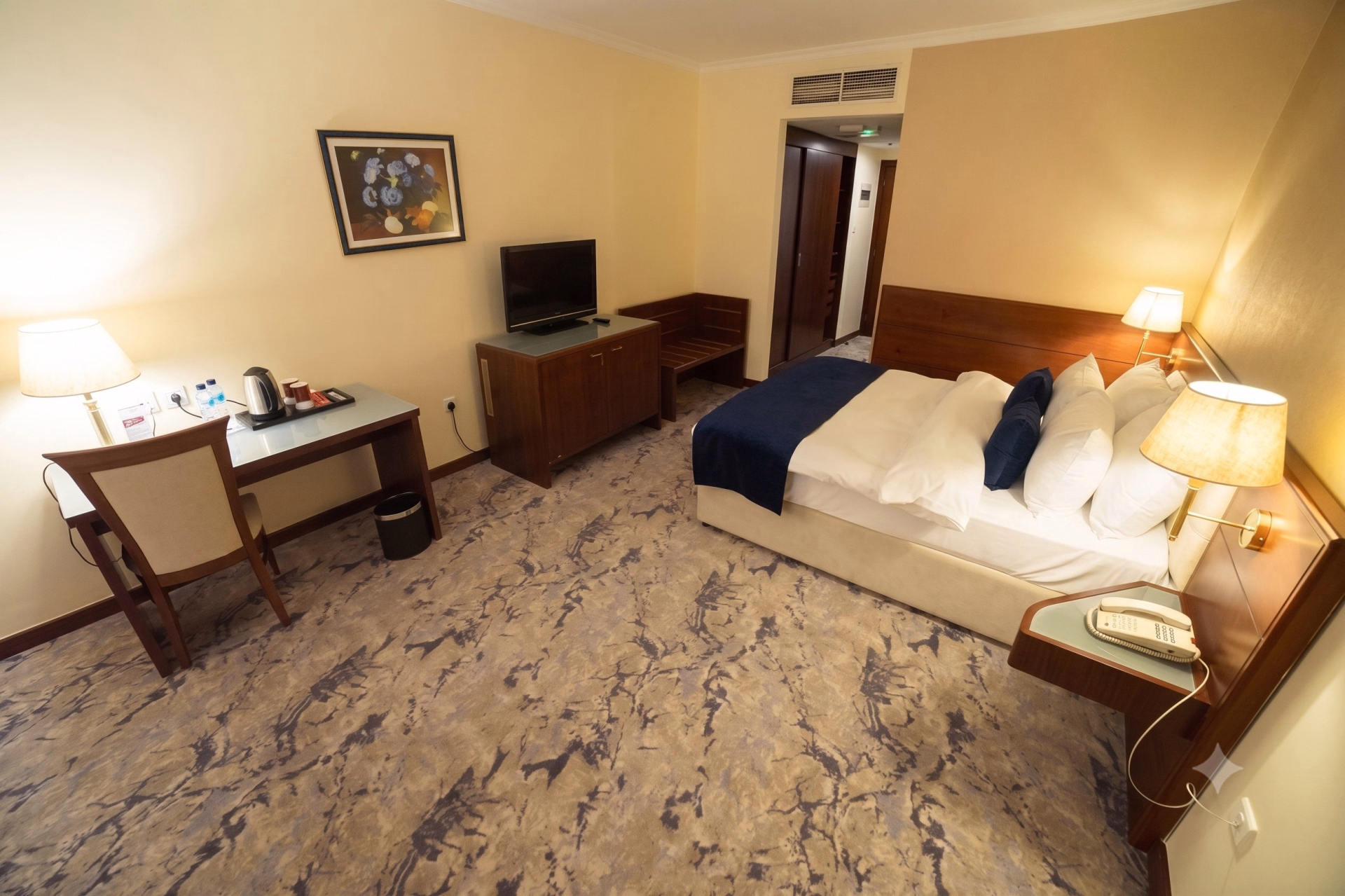 🏨 Hôtel 4* - Jour 1