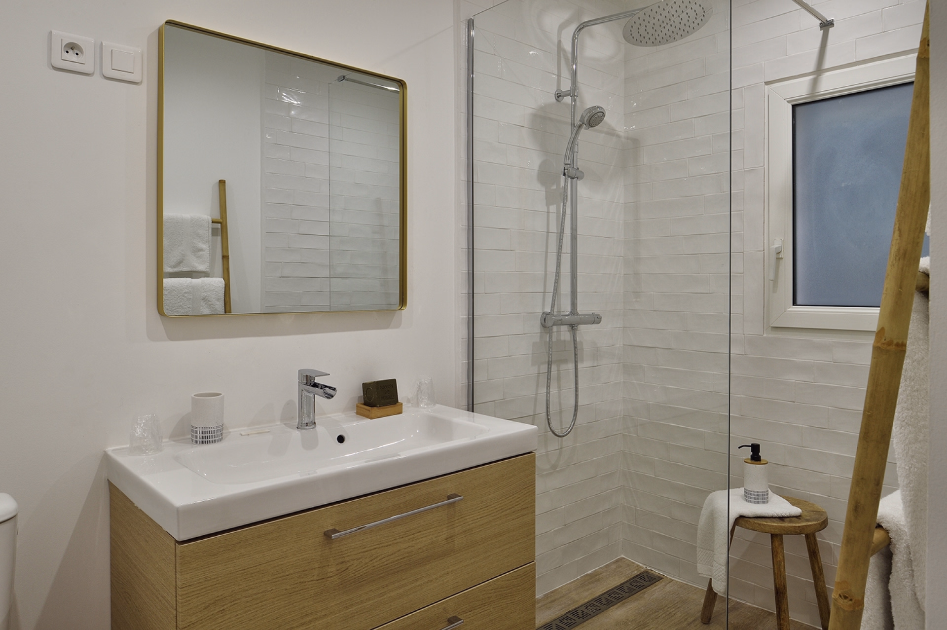 🏩 Hôtel 3* - Jours 1 à 6