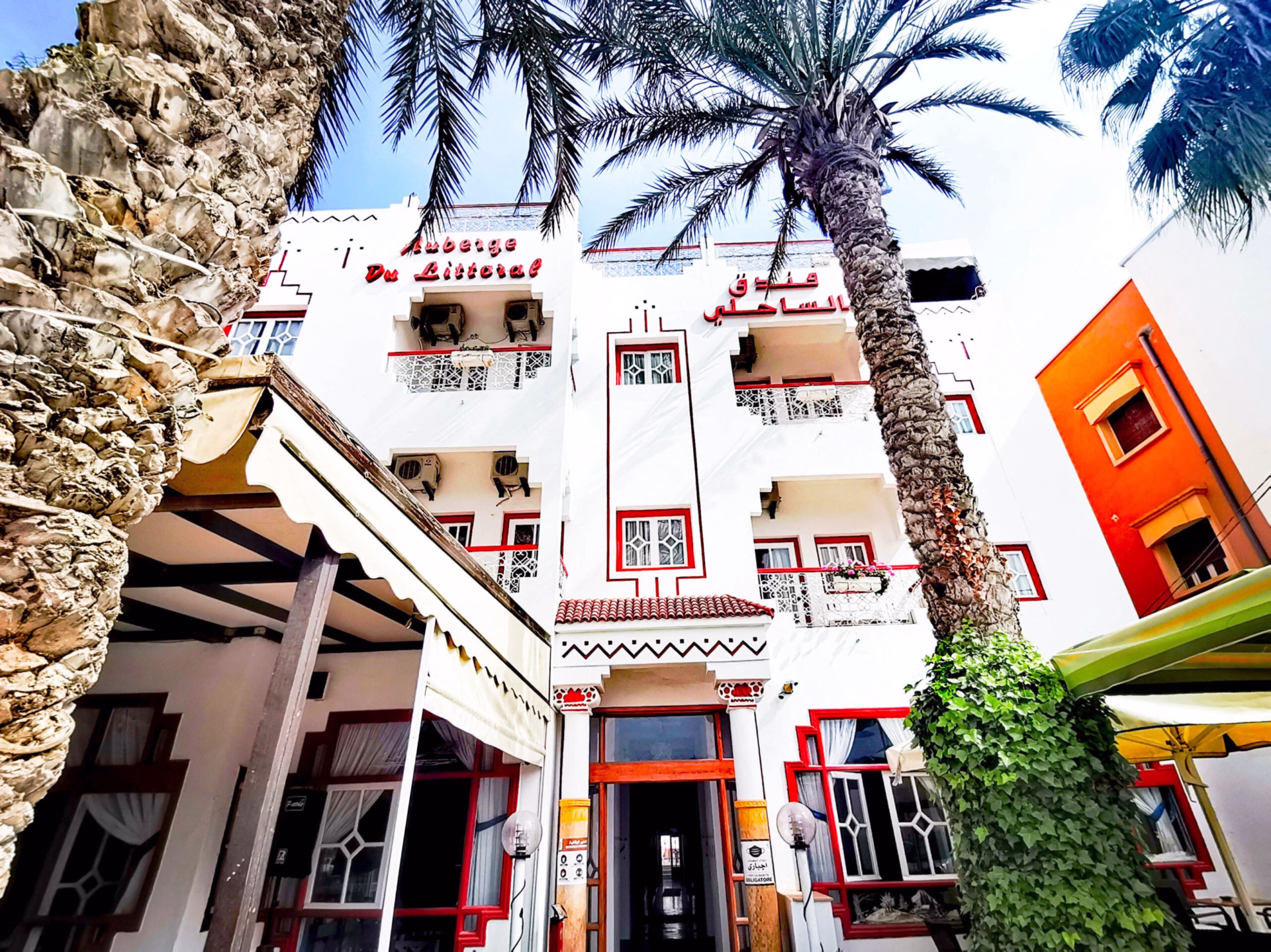 🏨 Hôtel 3* - Jour 1 et 4