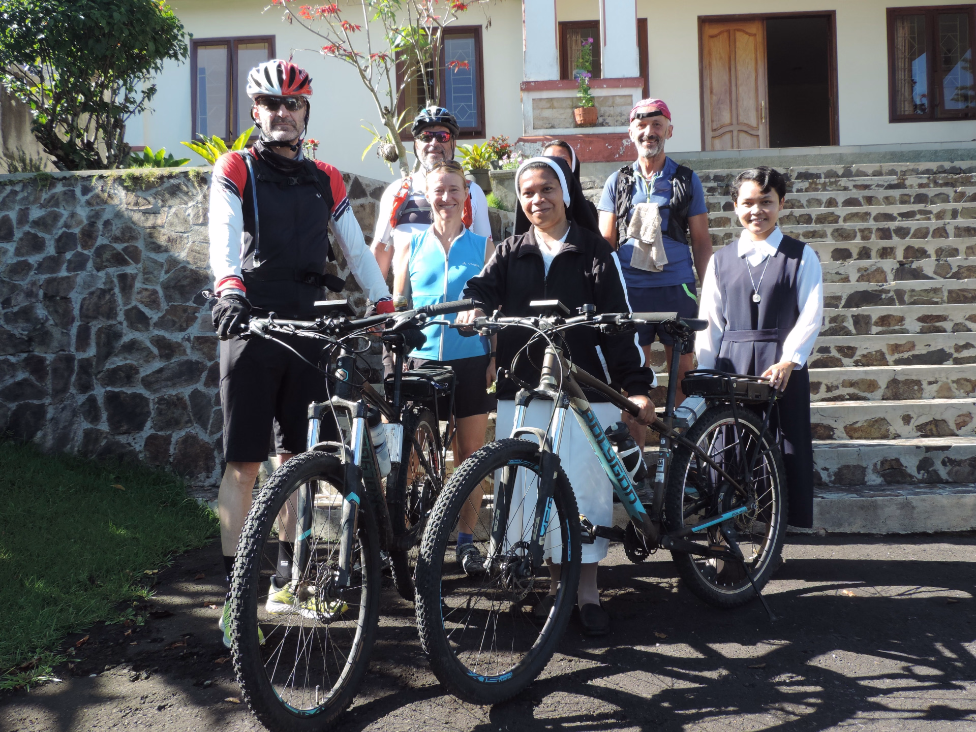 Flores à vélo électrique : la grande traversée d'Indonésie en 14 jours