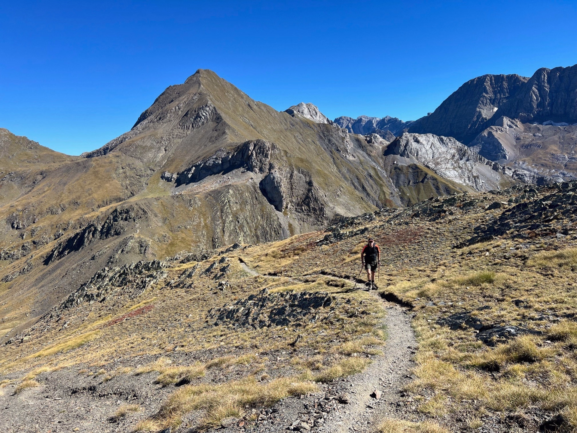 Le Tour du Vignemale, trek insolite entre France et Espagne