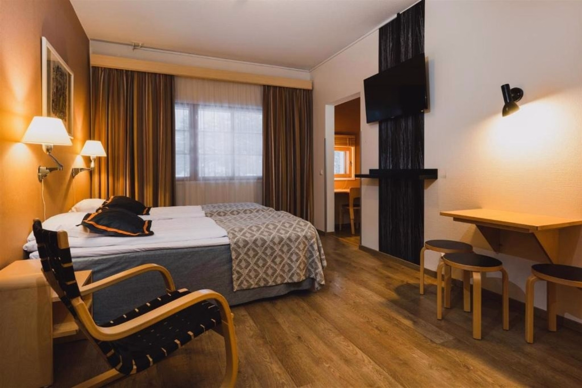 🏨 Hôtel 3* - Jours 1 à 4