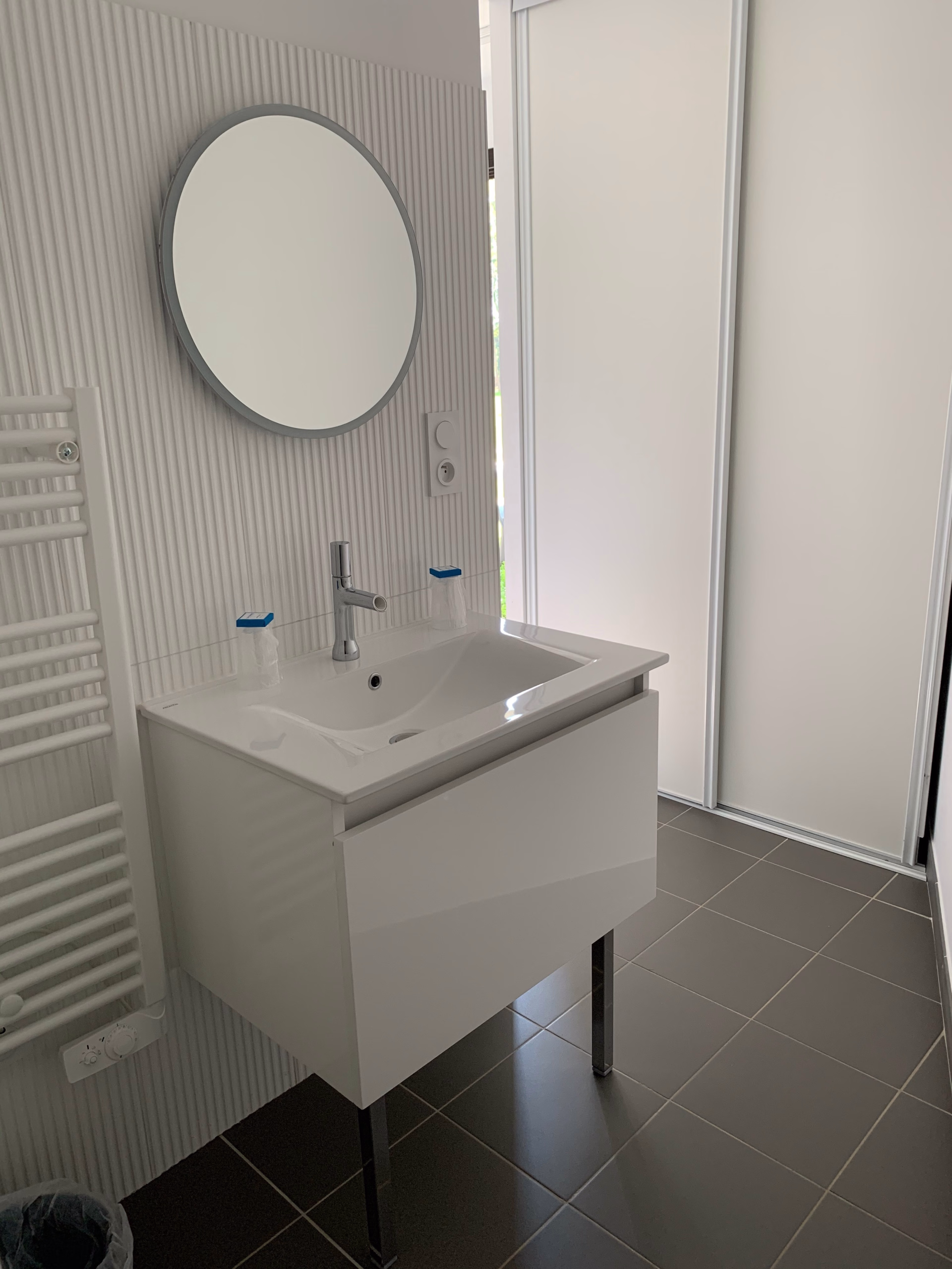 🏨 Hôtel 3* - Jours 1 à 4
