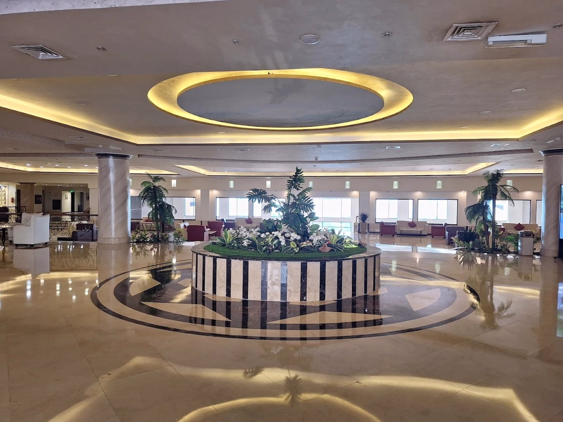 🏨 Hôtel 4* - Jours 2 à 3