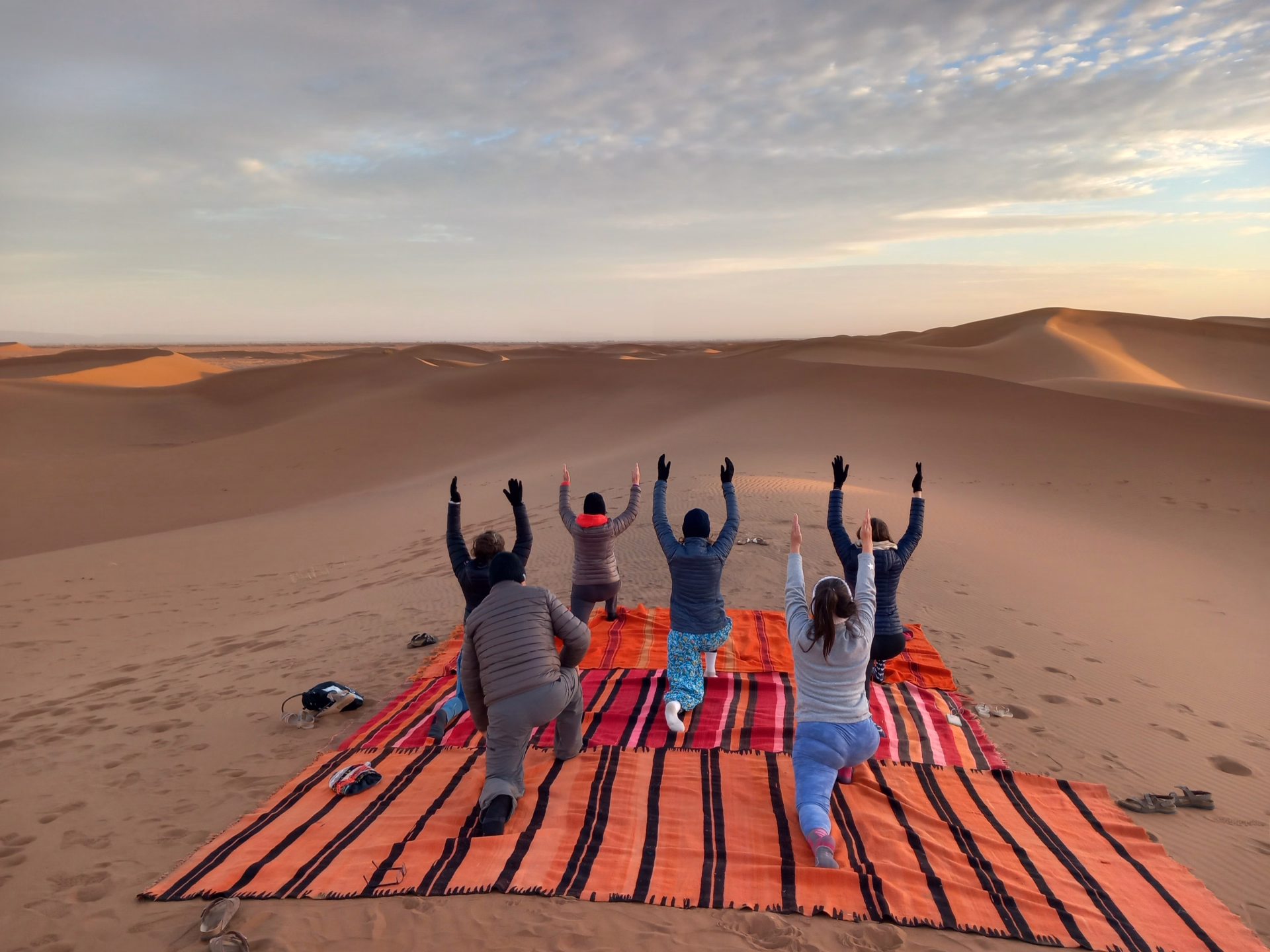 Trek, yoga, bien-être et déconnexion dans le désert du Sahara