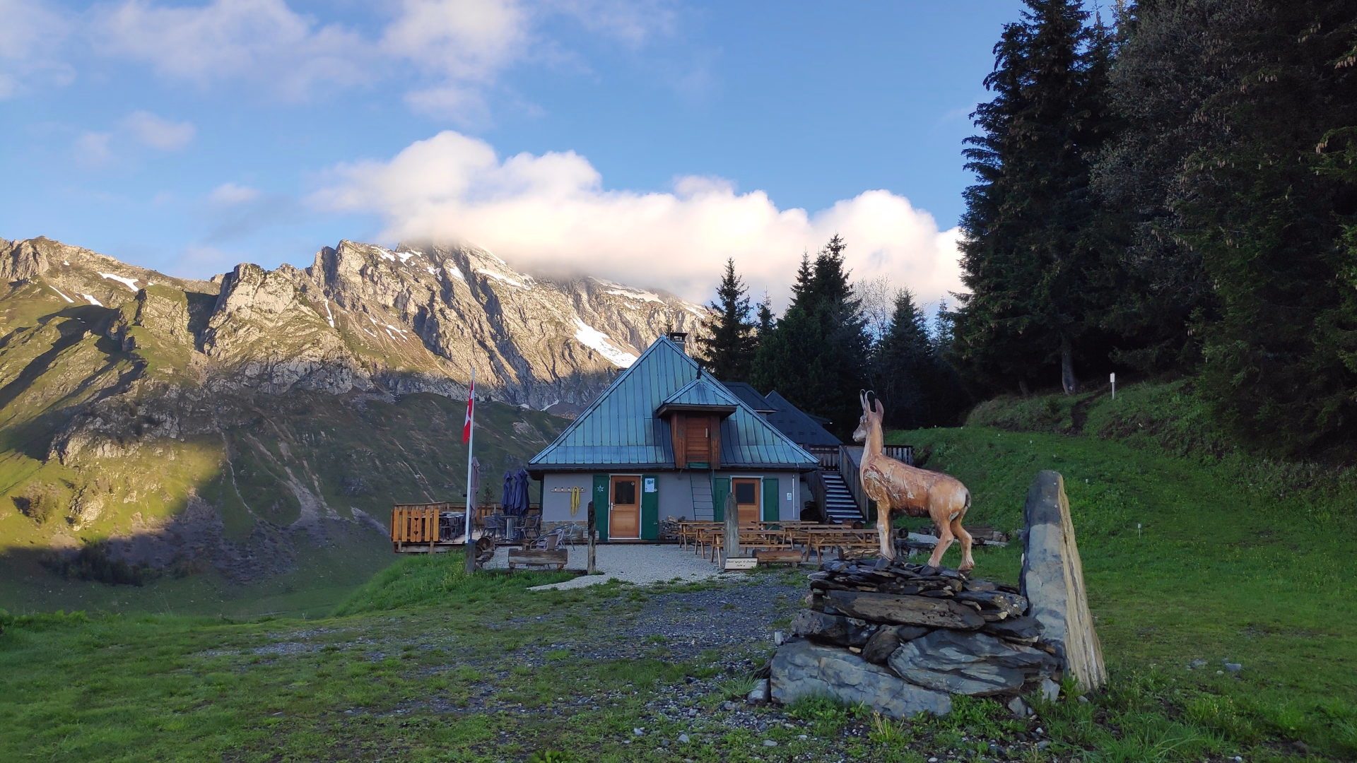 Randonnée sauvage et refuges au cœur des Bauges