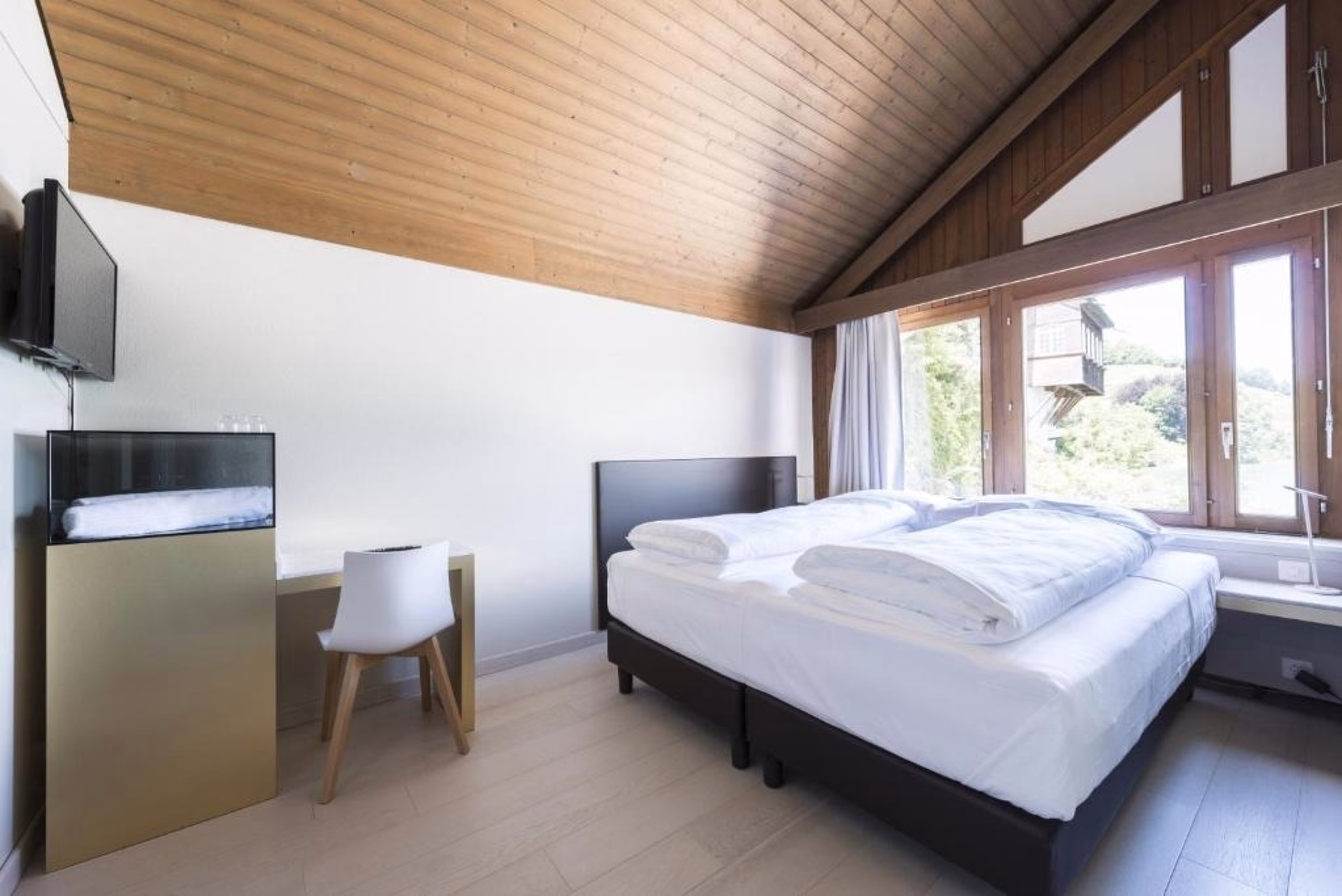🏨 Hôtel 3* - Jours 1 à 2