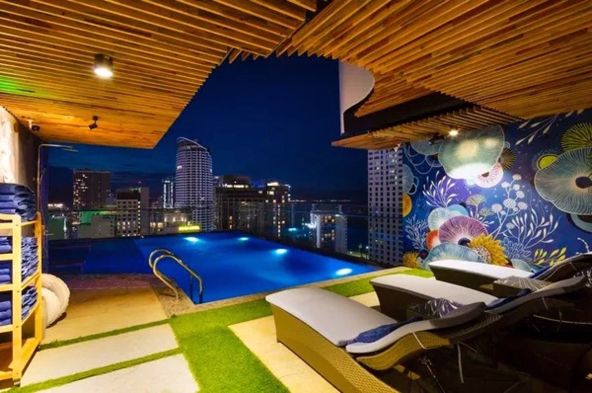 🏨 Hôtel 4* - Jours 1 à 5