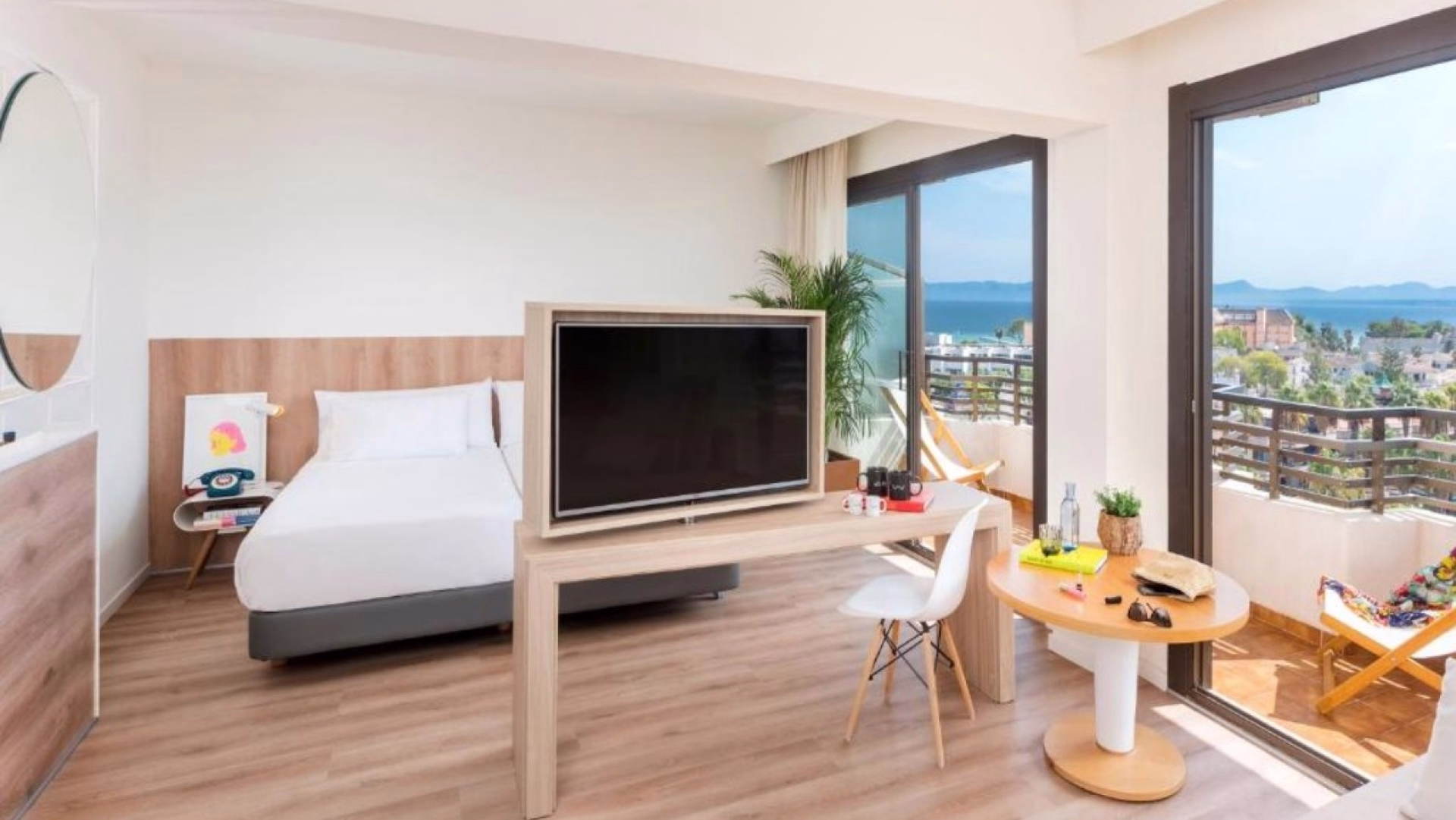 🏨 Hôtel 4* - Jours 3 à 4