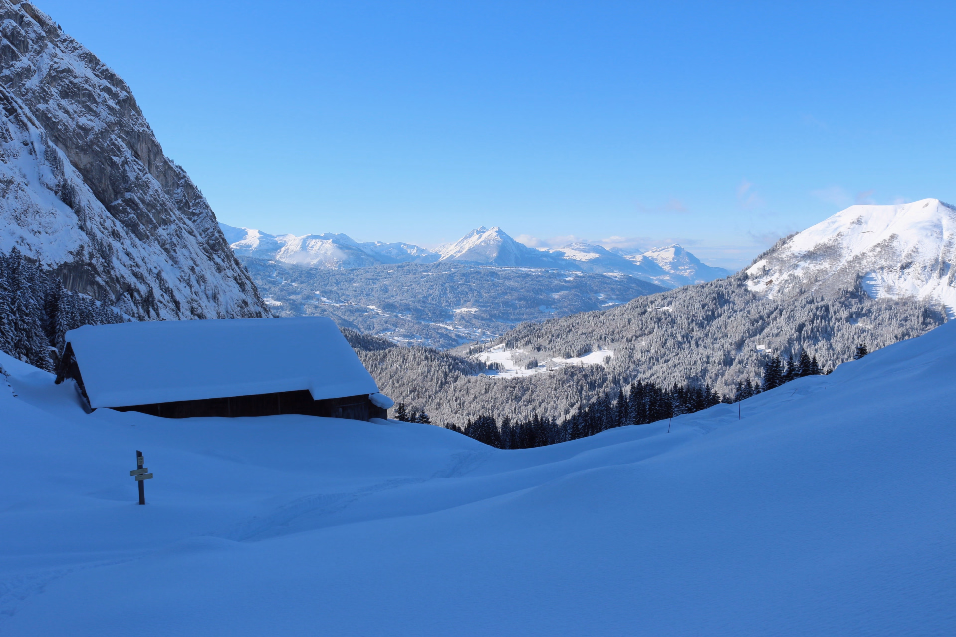 Raquettes dans le Haut-Giffre sur les hauteurs de Samoëns