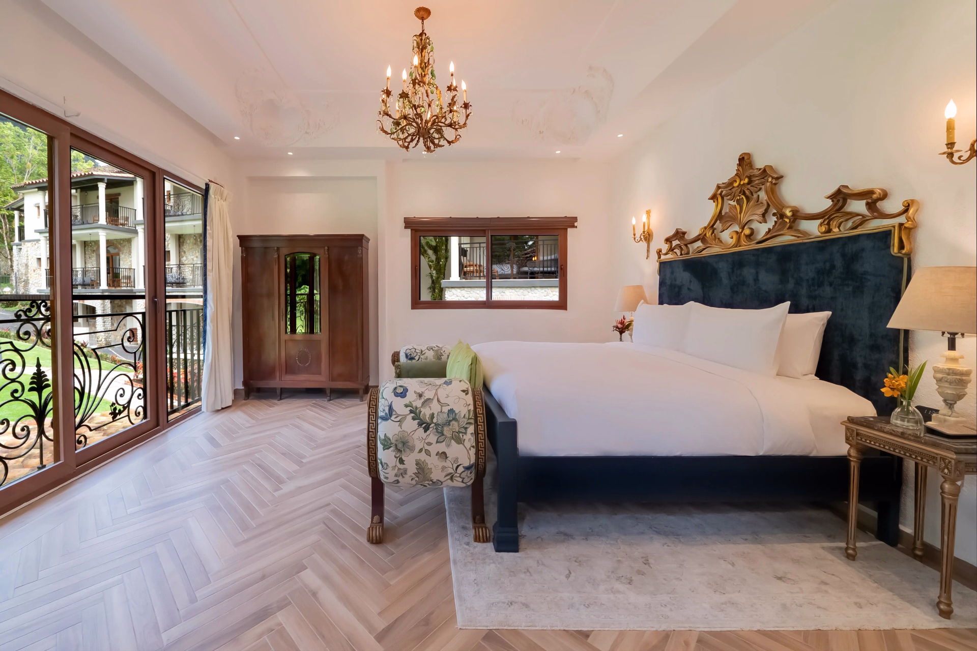 🏨 Hôtel 5* - Jours 3 à 4