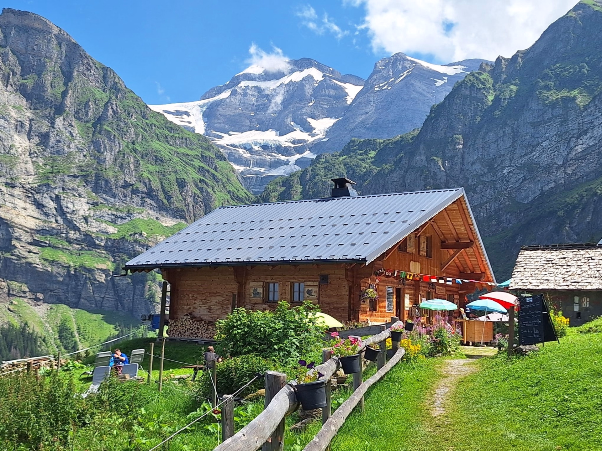 Randonnée en liberté à Châtel avec confort et saveurs locales