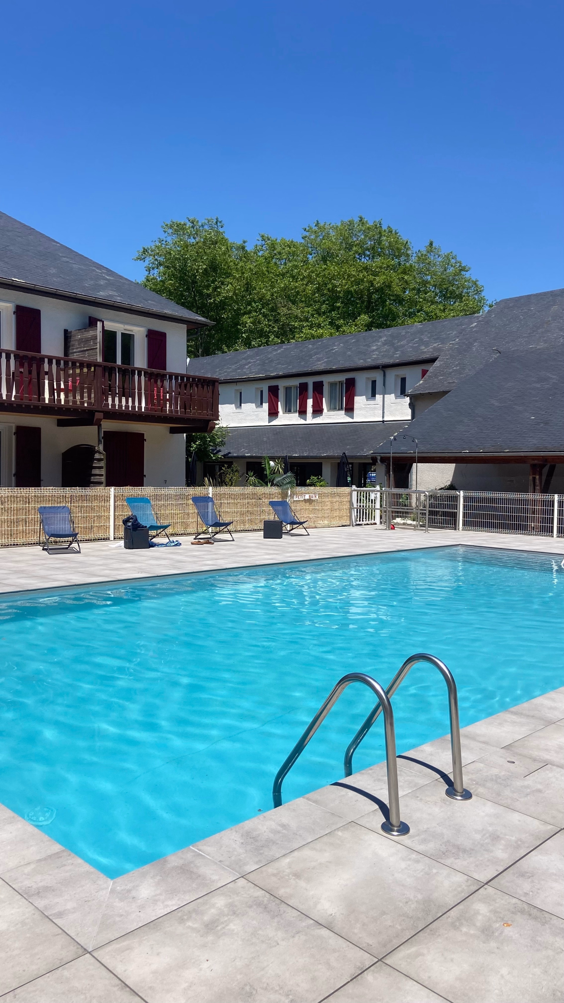 🏠 Auberge - Jours 1 à 2