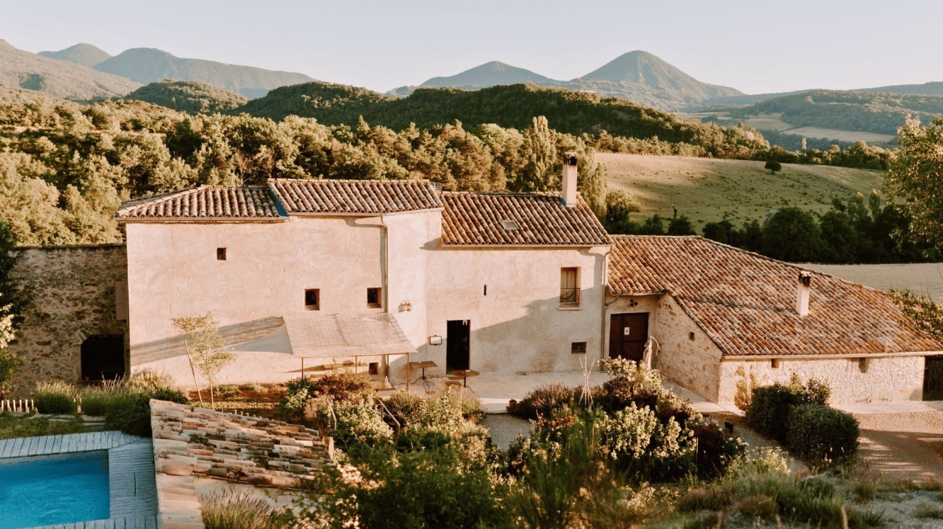Retraite Voix & Nature : chant, yoga et randonnée en Drôme provençale