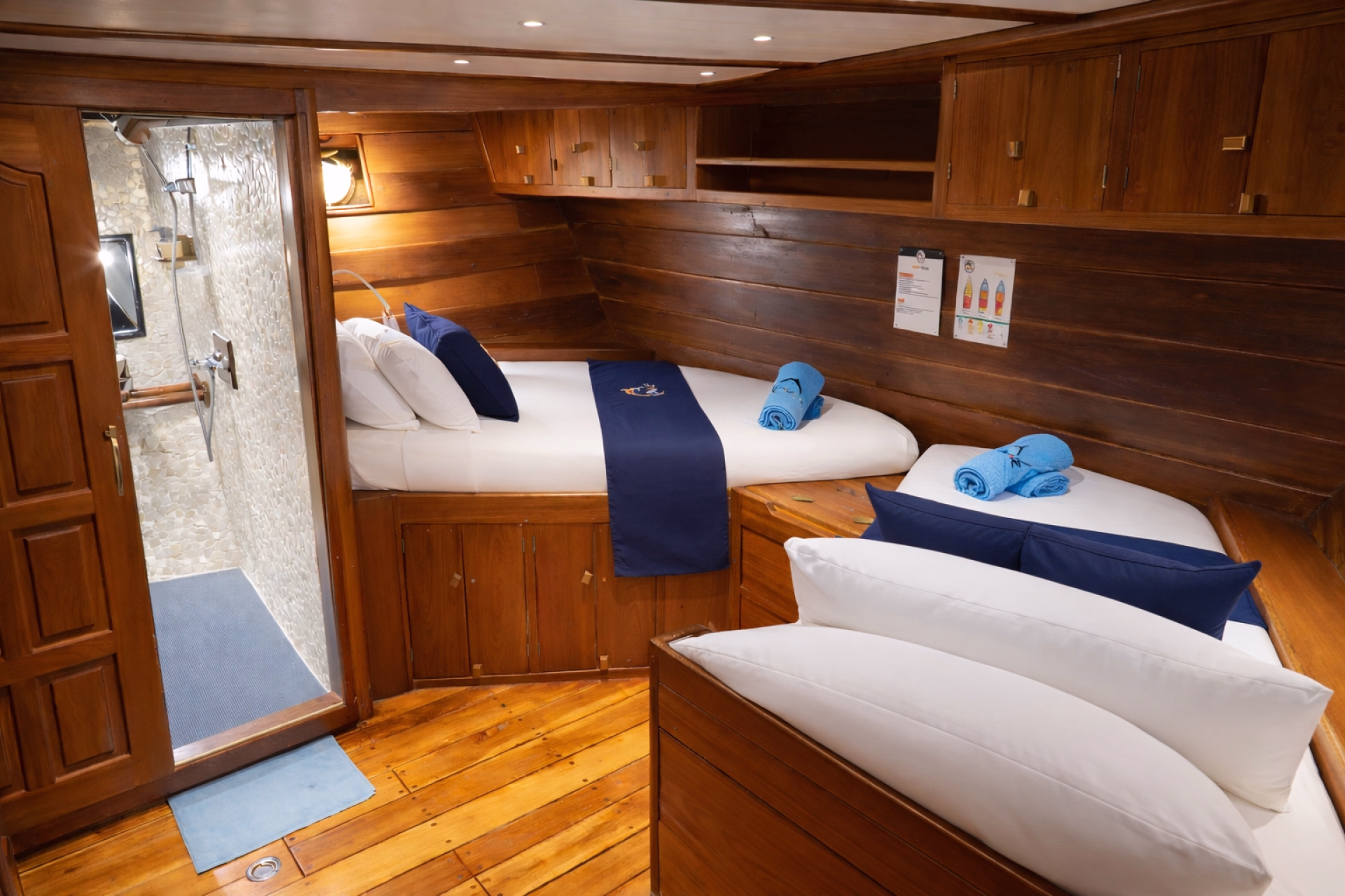 🚢 Bateau de croisière à moteur - Jours 1 à 9