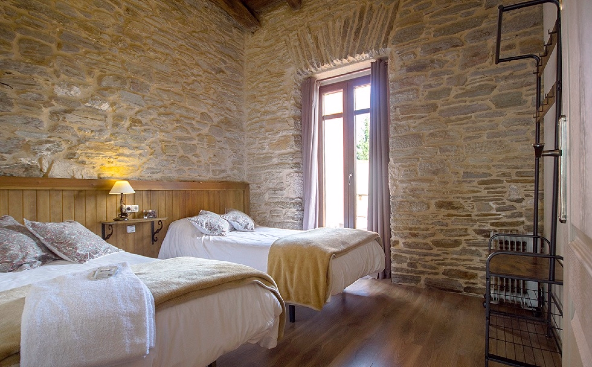 🏨 Hôtel 3* - Jour 1