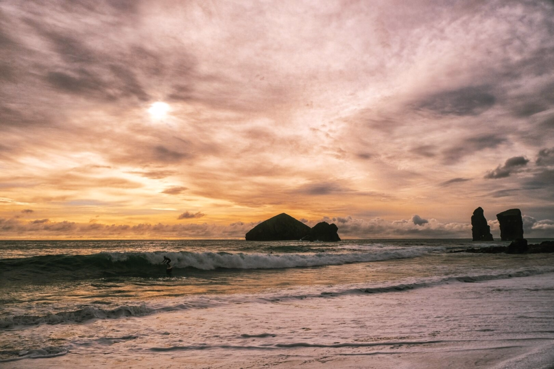 Surf aux Açores avec source chaude volcanique