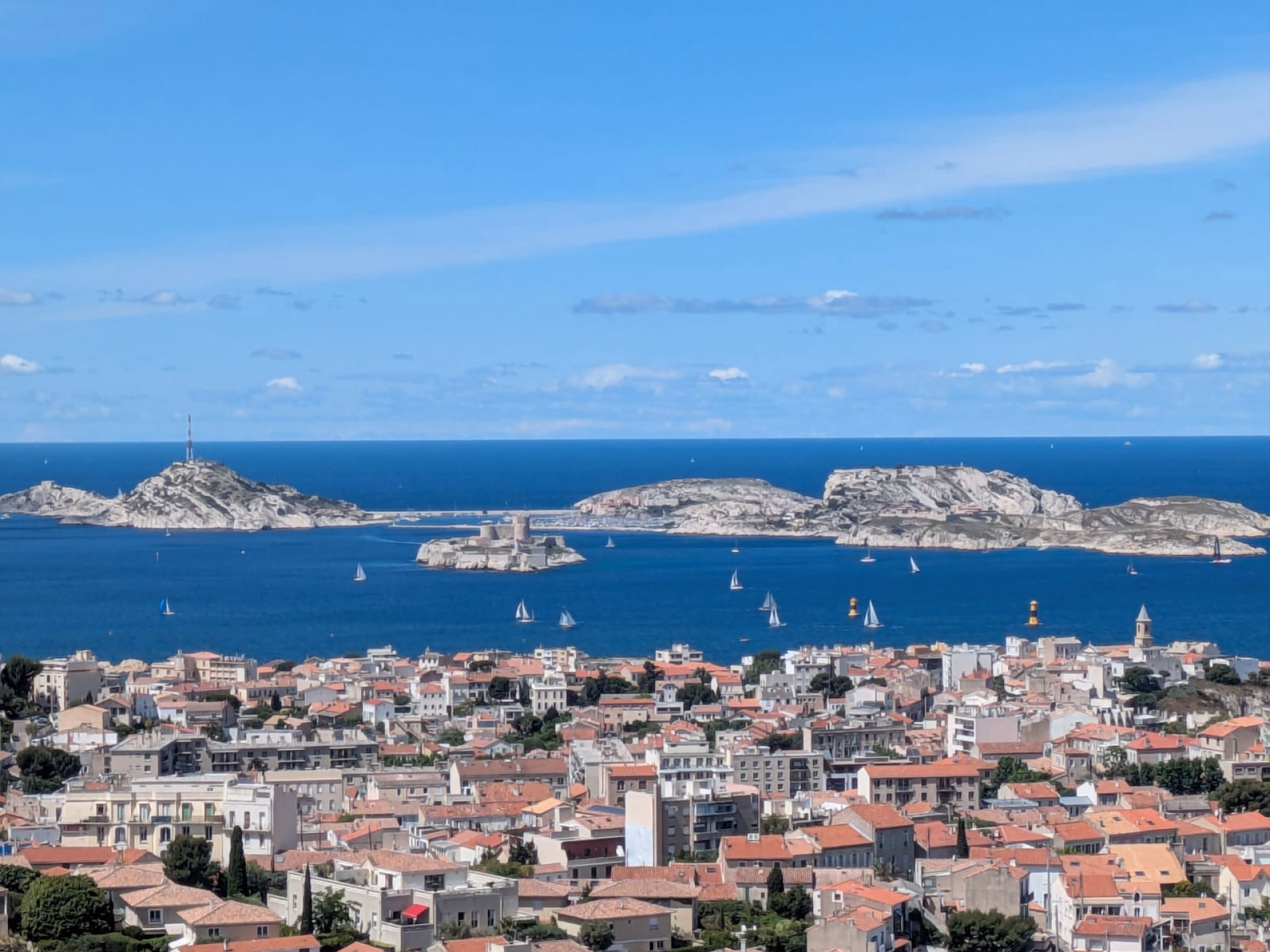 Cinq jours d'initiation voile au cœur des Calanques