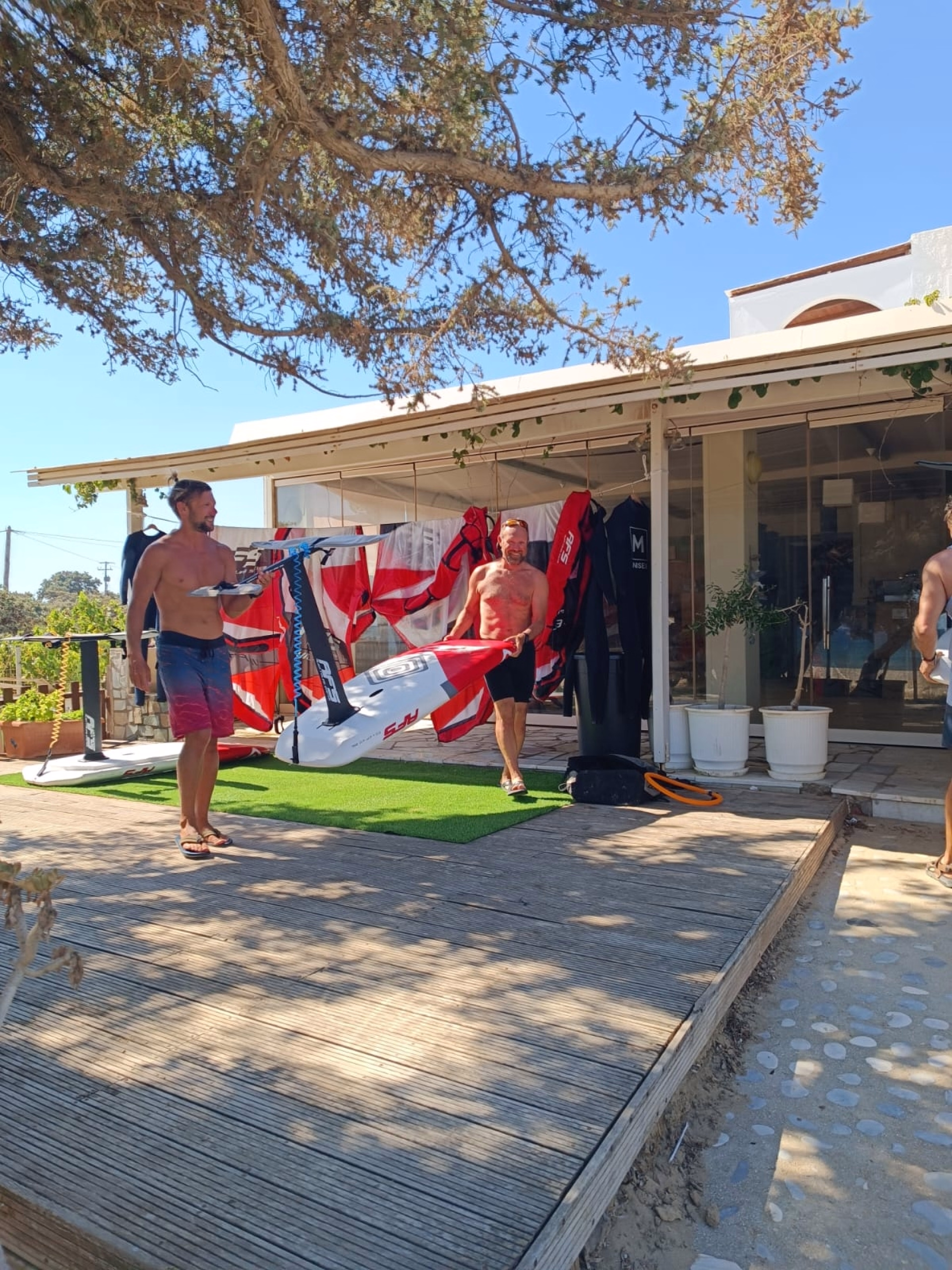 Initiation et perfectionnement au wingfoil à Naxos
