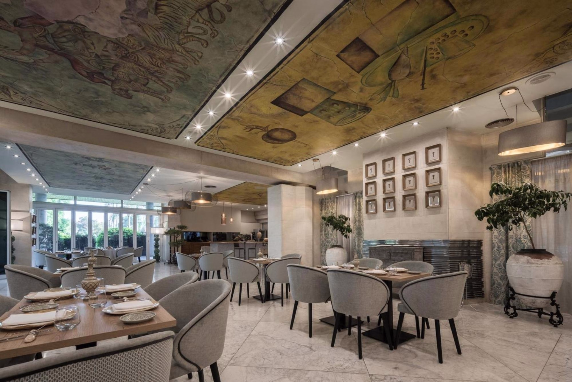 🏨 Hôtel 4* - Jours 1 à 2