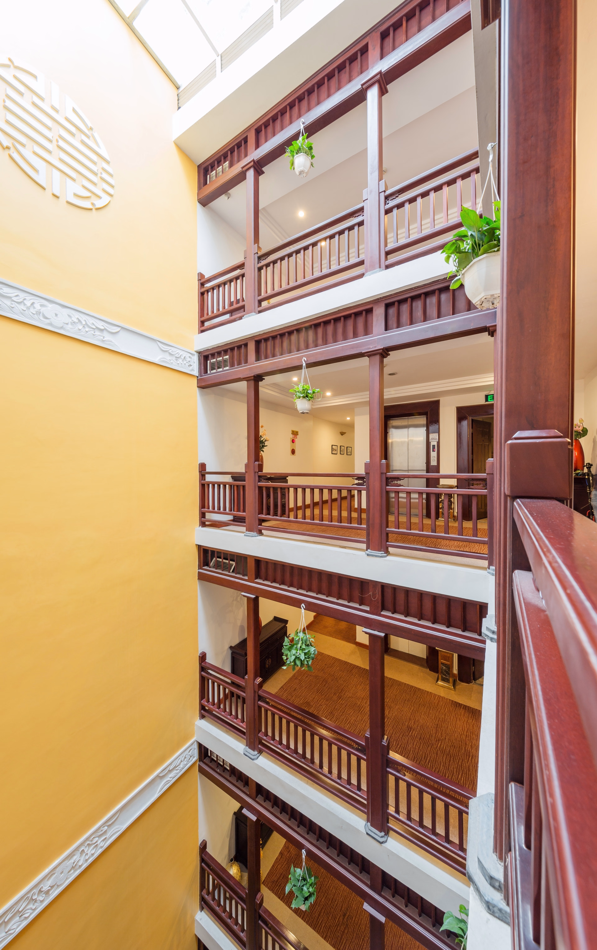 🏨 Hôtel 3* - Jours 1, 7, 11 à 12
