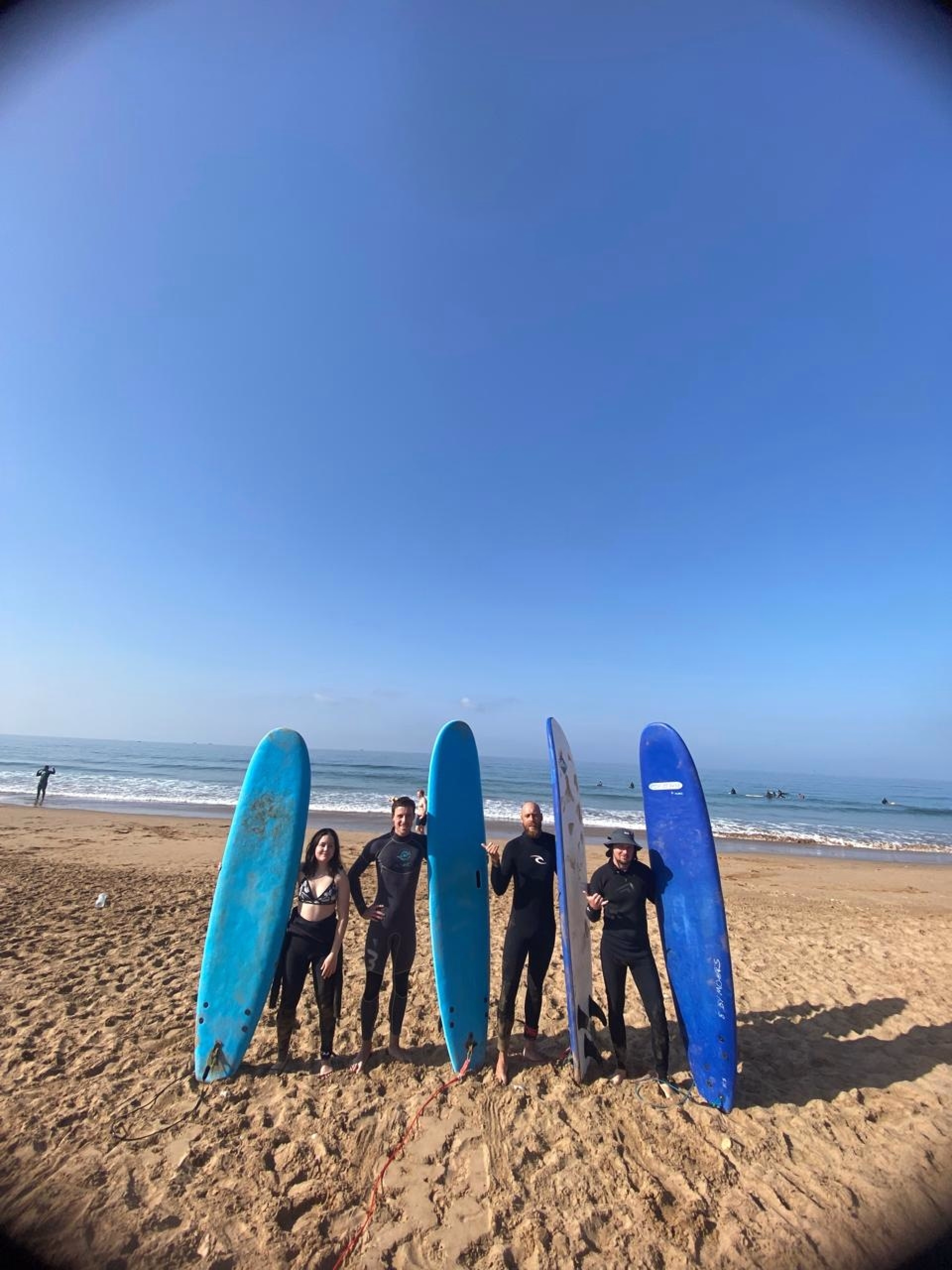 Surf débutant dans une maison traditionnelle berbère