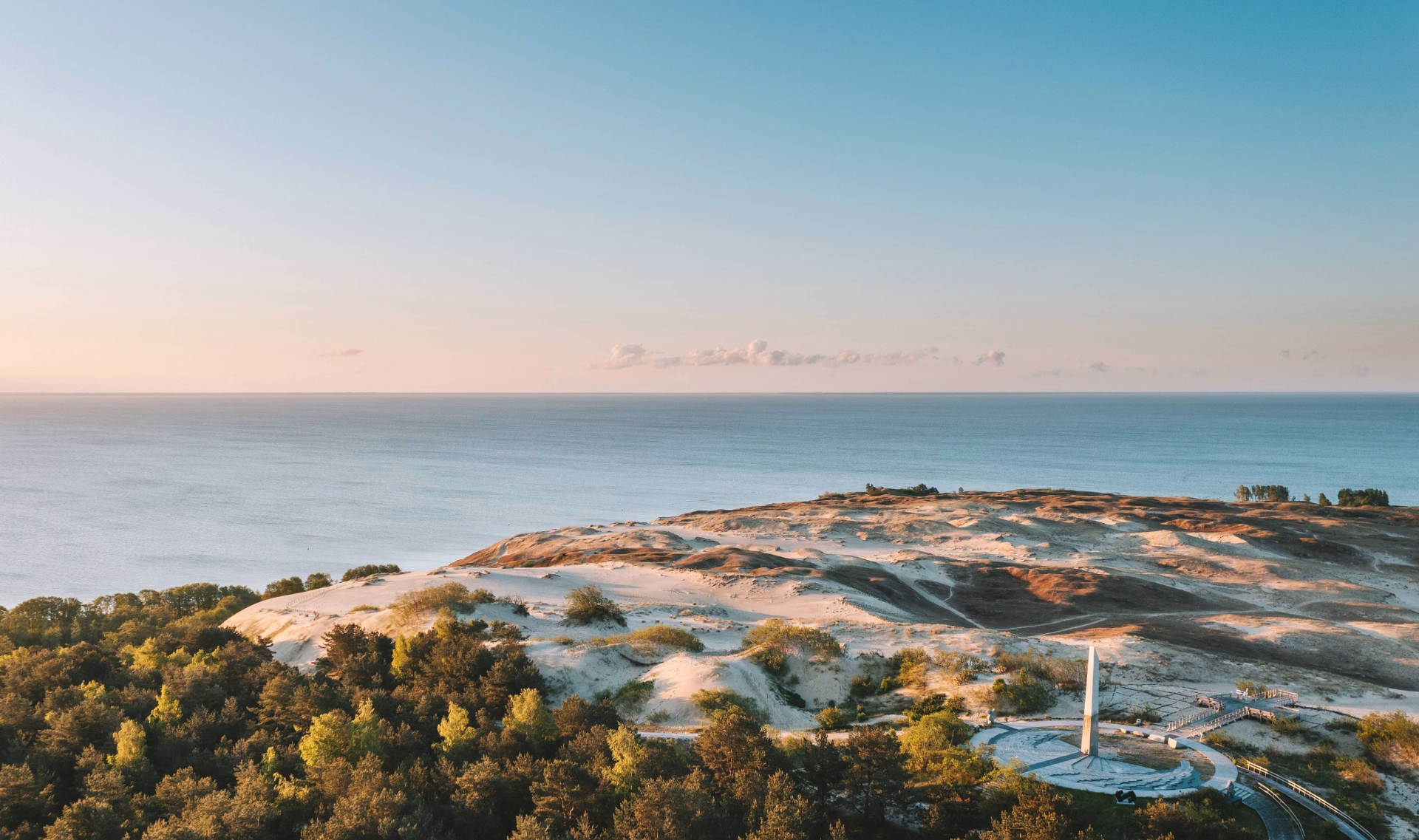 Exploration en train et randonnée au cœur des Pays Baltes