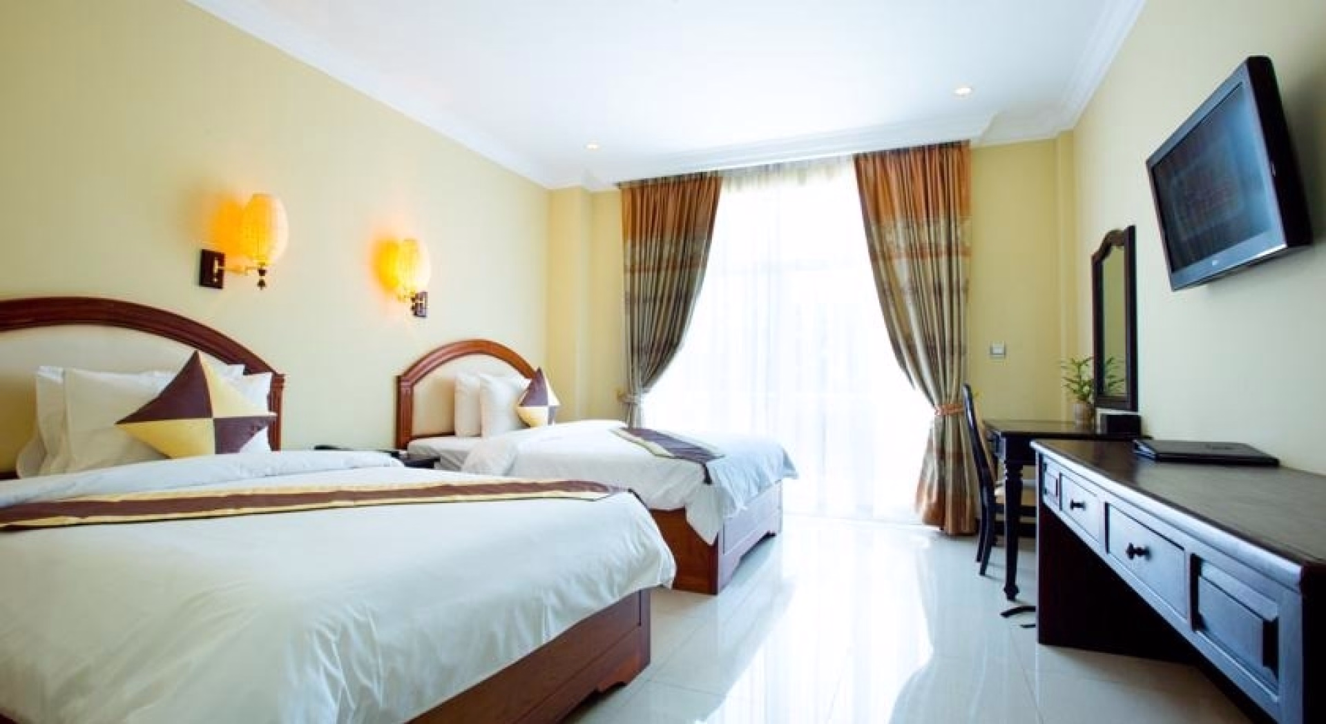 🏨 Hôtel 3* - Jours 3 à 4