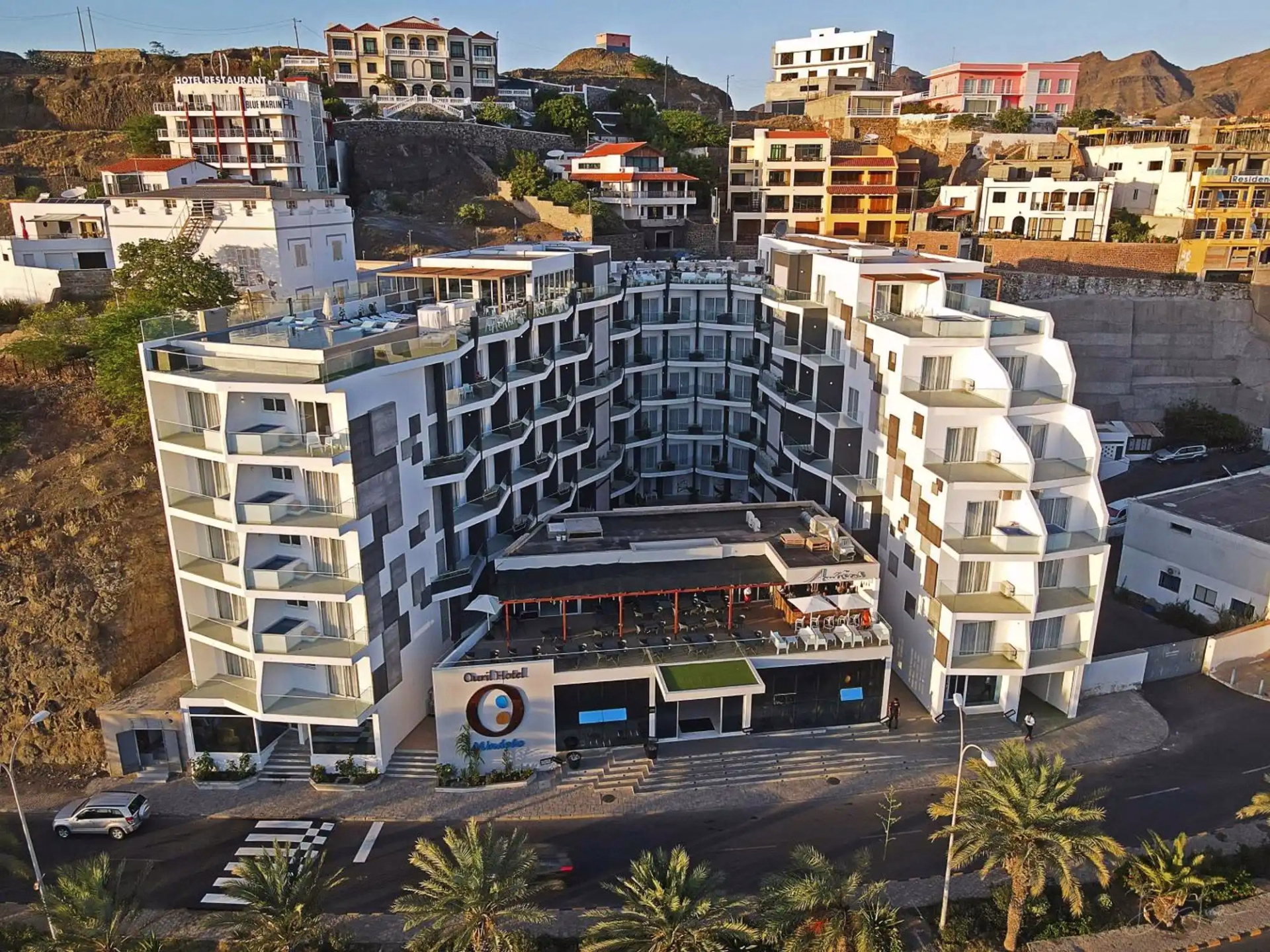 🏨 Hôtel 4* - Jours 9 à 11