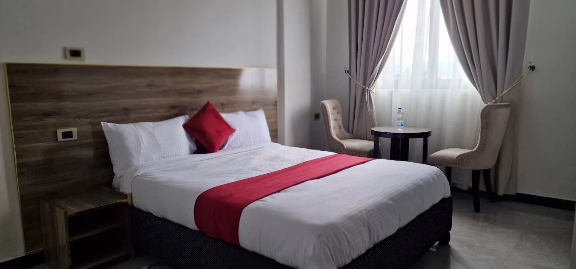 🏨 Hôtel 3* - Jours 3 à 6