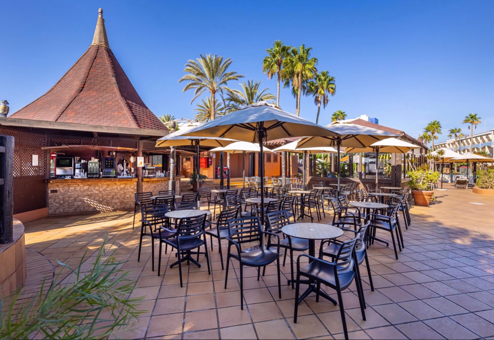 🏨 Hôtel 4* - Jour 7