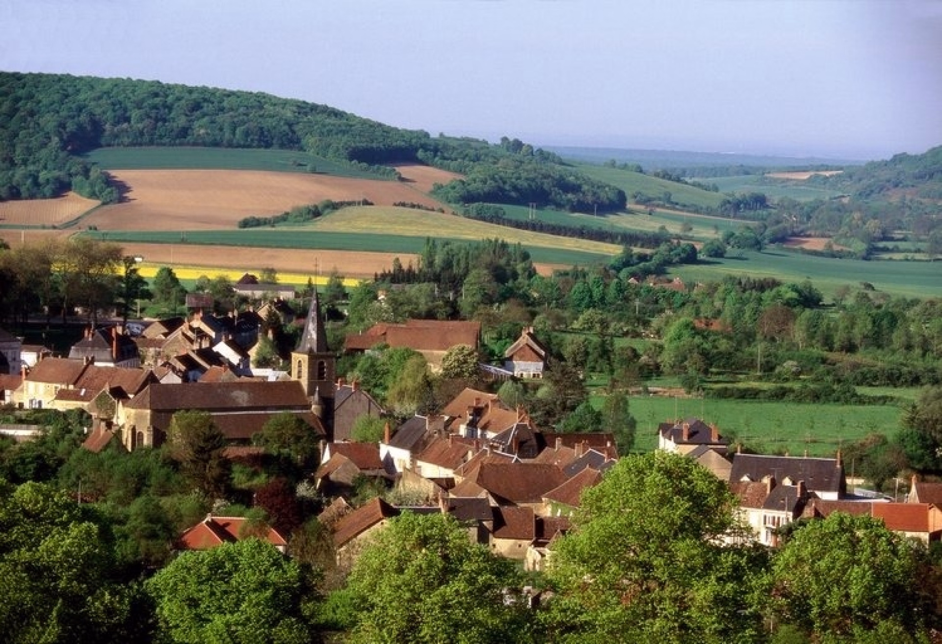 Randonnée exigeante sur le chemin de Vézelay à Nevers
